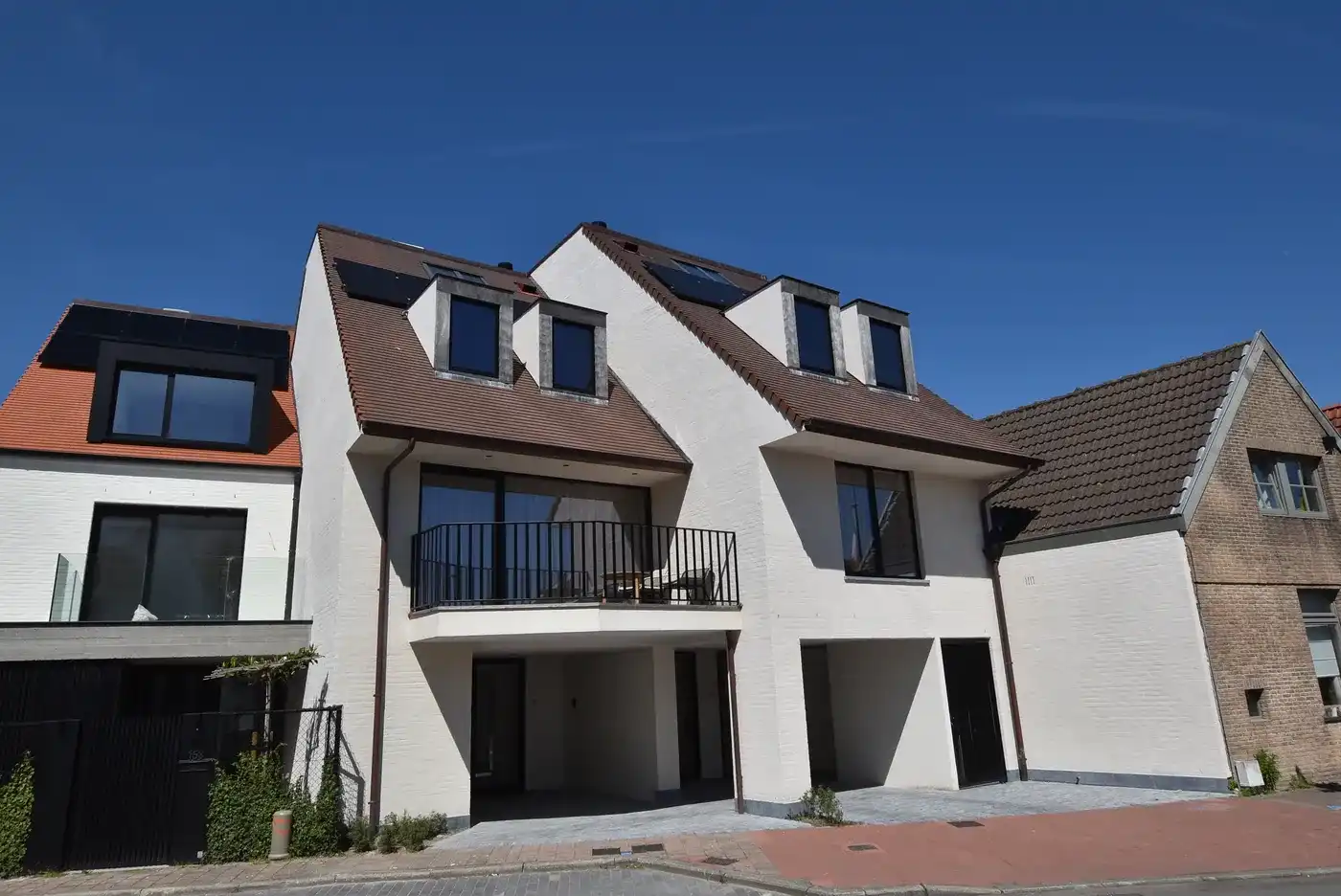 Instapklare en fijn afgewerkte nieuwbouwwoning met 4 slaapkamers nabij het centrum en de markt van Knokke. foto 21