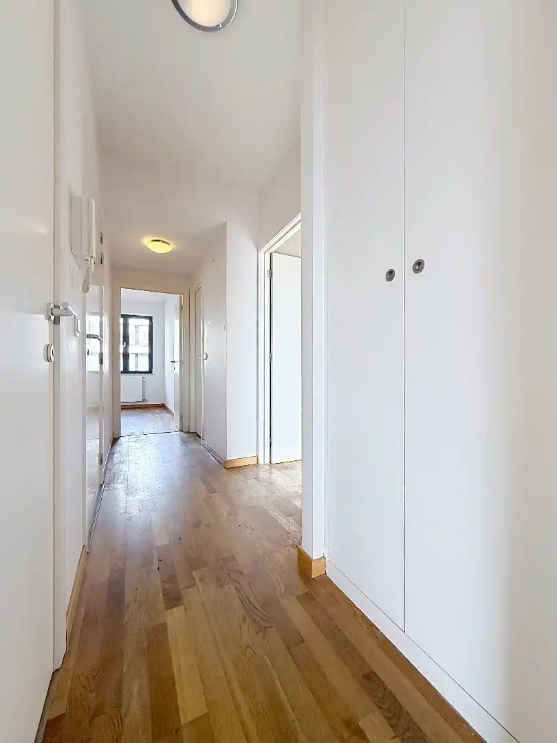 Zongericht appartement met terras in het stadcentrum doch in een oase van groen foto 4