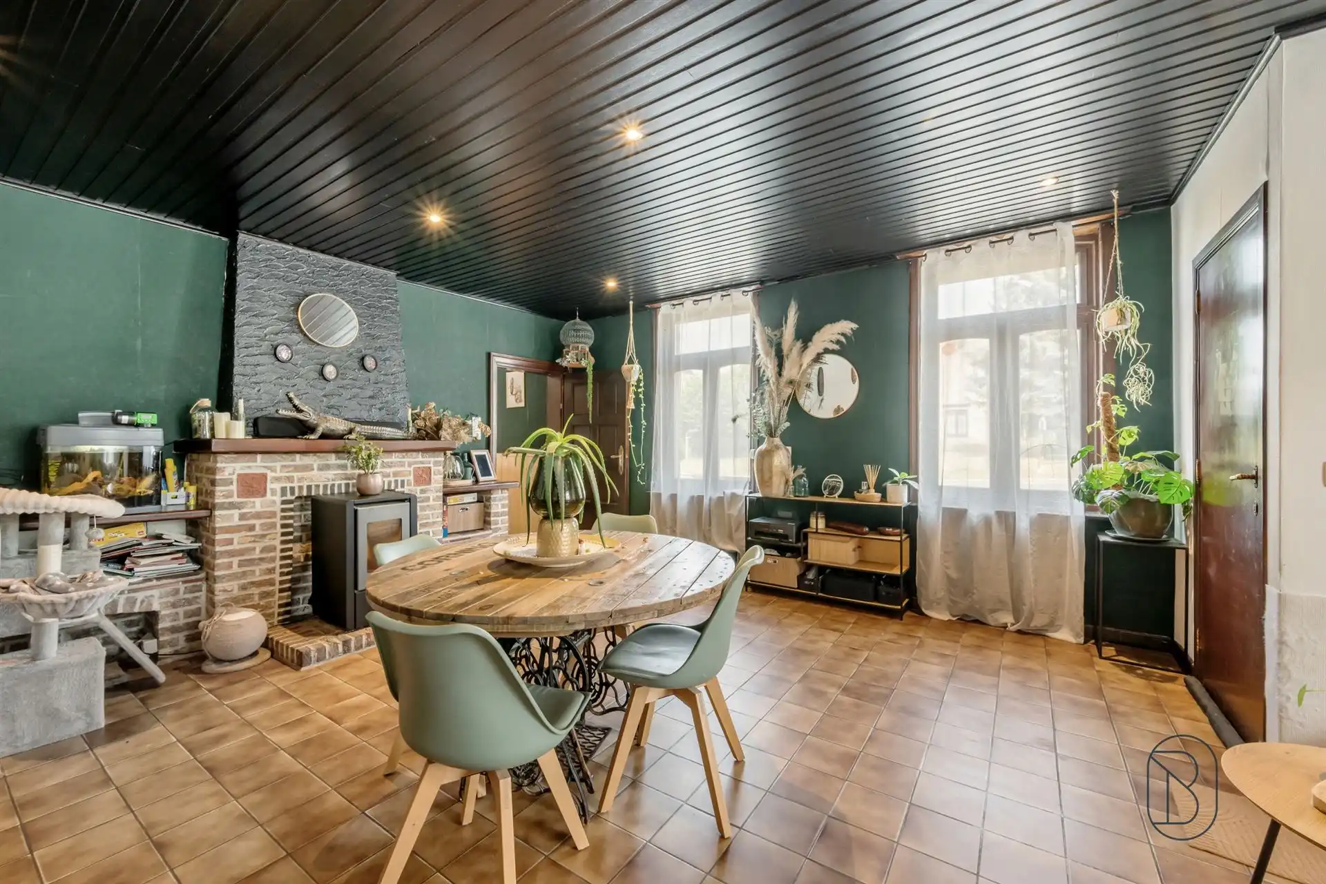 Rustig gelegen gezinswoning met 4 slk, garage en tuin foto 7