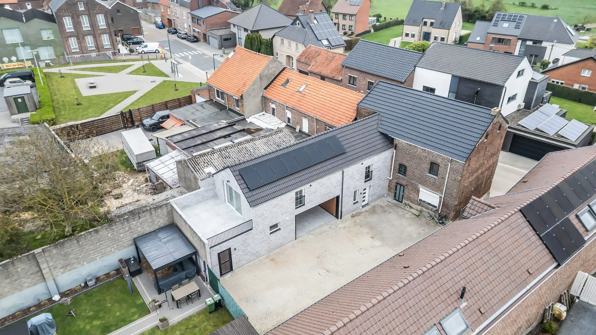 INSTAPKLARE, VOLLEDIG VERNIEUWDE EENGEZINSWONING MET APARTE LEEFUNIT EN PRACHTIG GOED UITZICHT IN HET CHARMANTE GENOELSELDEREN foto 21