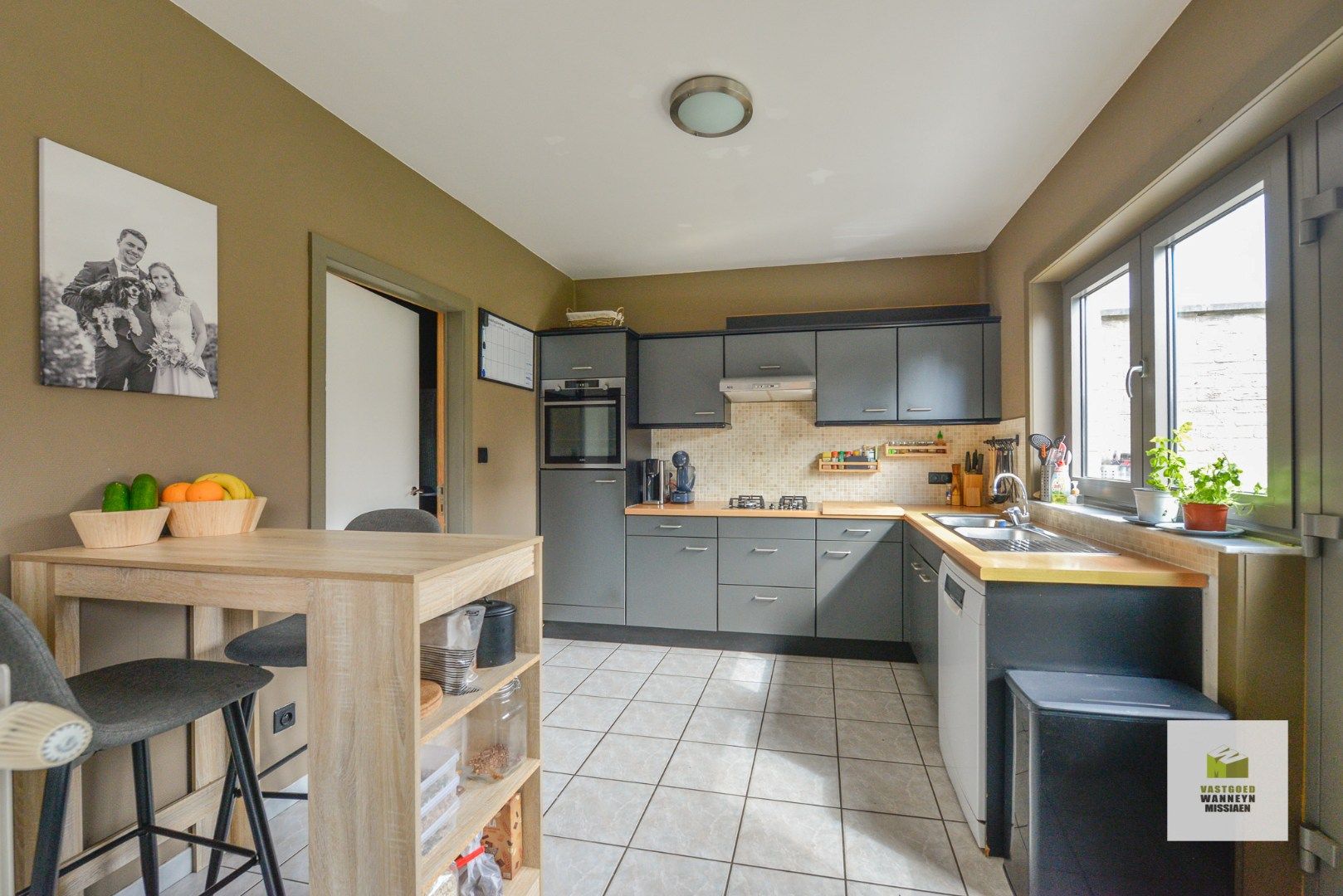 Instapklare hoekwoning met 3 slaapkamers op centrale en rustige ligging te Sint-Kruis foto 8