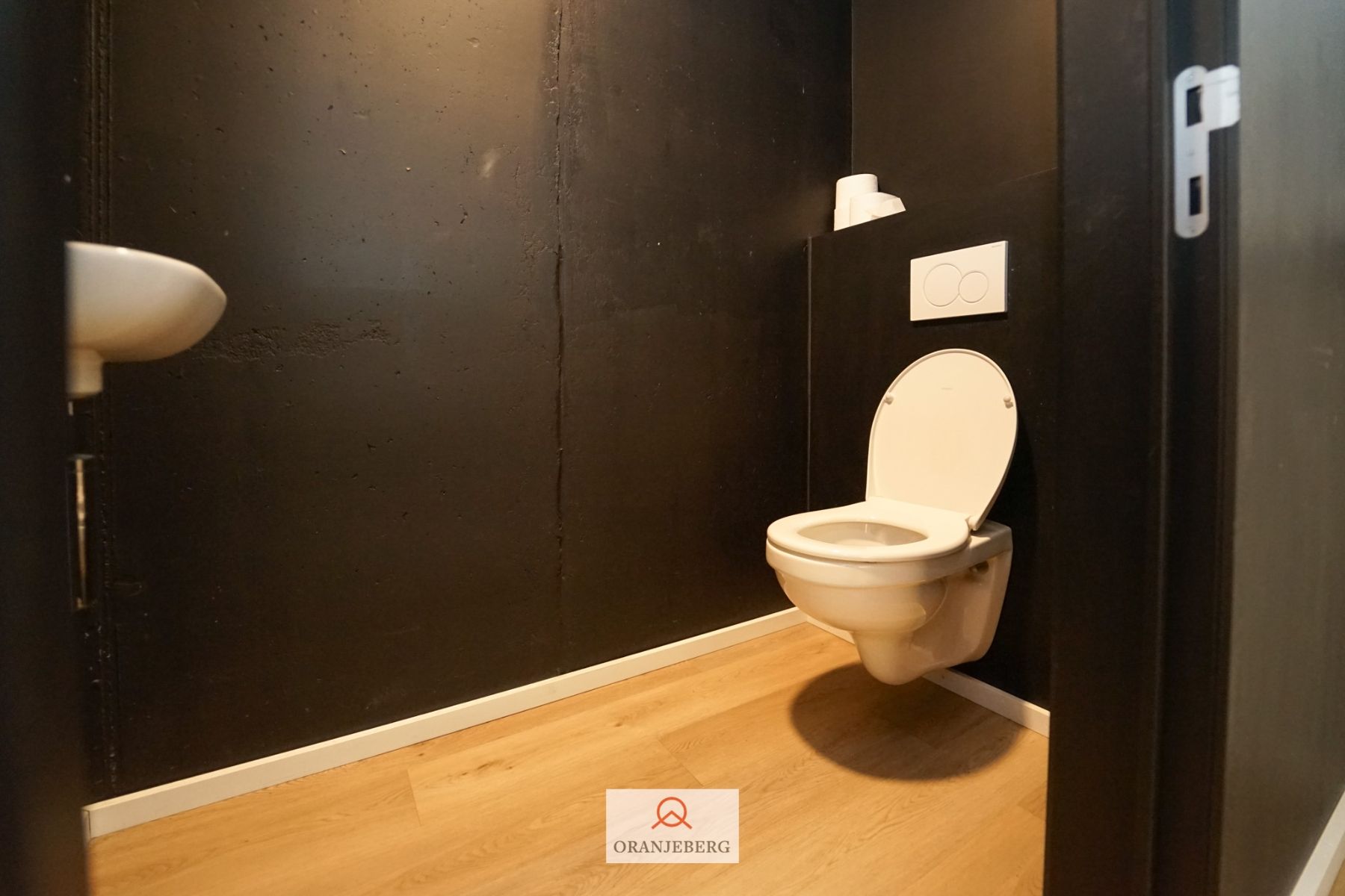 Stijlvol handelspand te huur omgeving Kouter foto 19