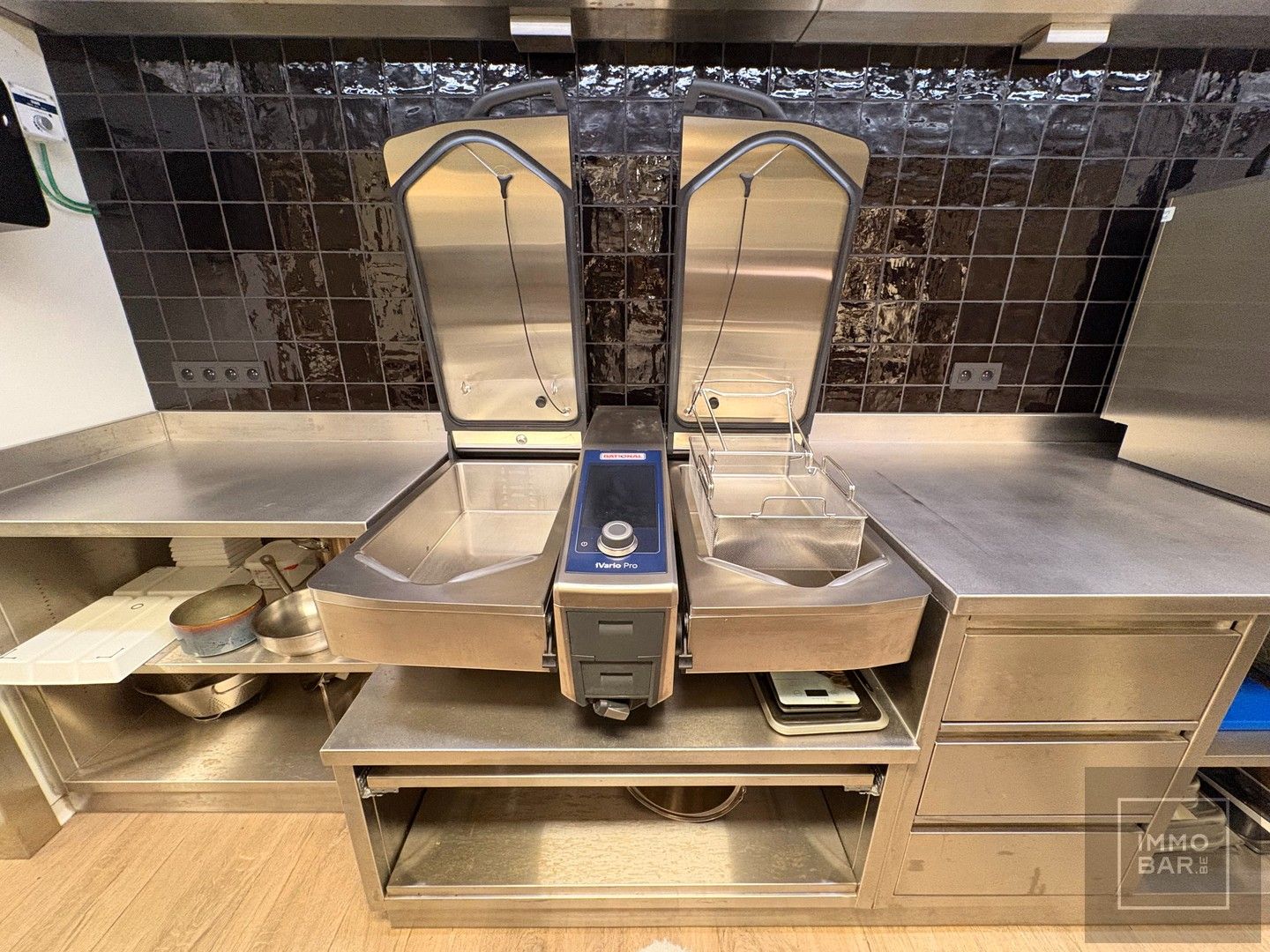 Een uniek pand dat je volledig kan omtoveren tot een prachtige woning foto 15