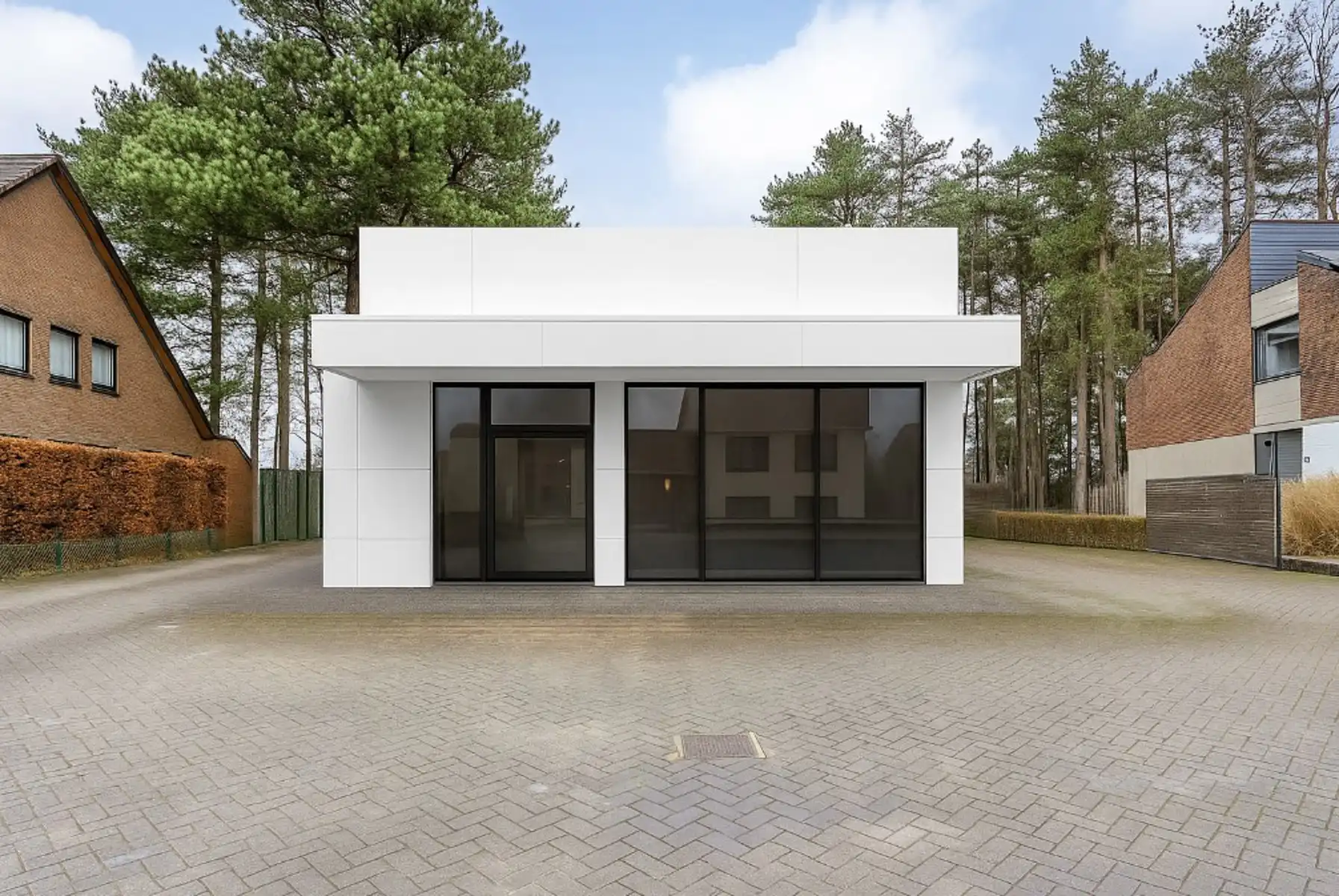 Ruim handelspand + 2 vakantiewoningen. foto {{pictureIndex}}