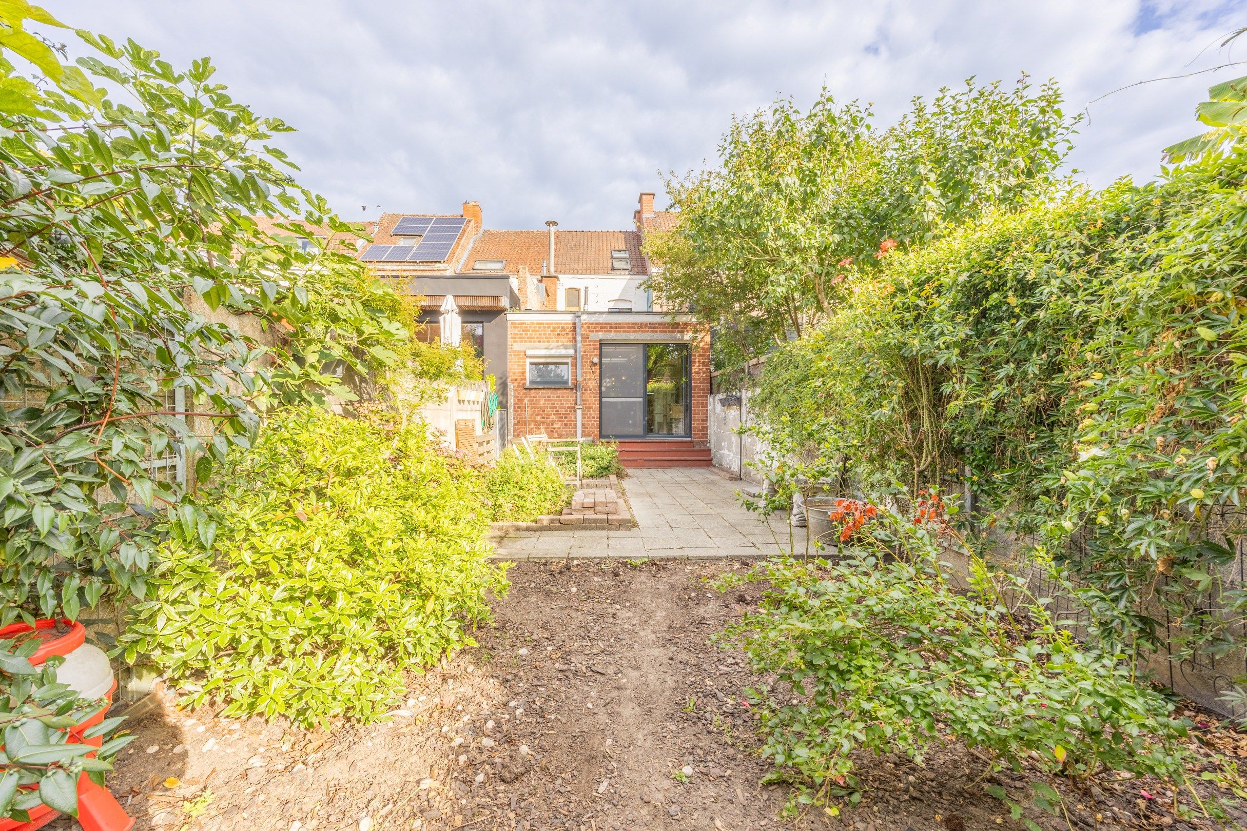 STADSWONING MET 3 SLAAPKAMERS EN TUIN foto 13