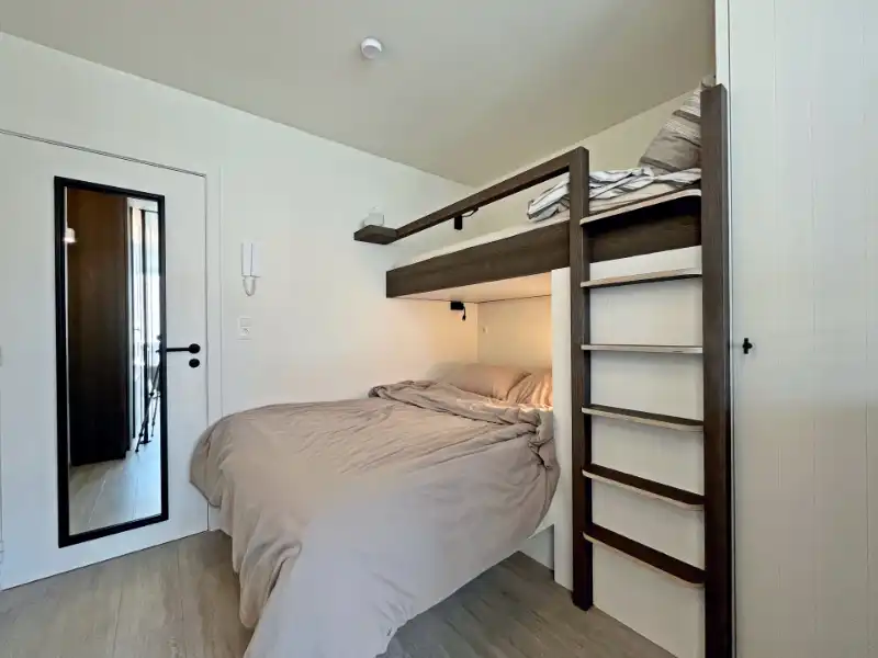 MODERN GERENOVEERDE STUDIO MET APARTE SLAAPHOEK VLAK BIJ DE ZEE EN HET SYCOD foto 19