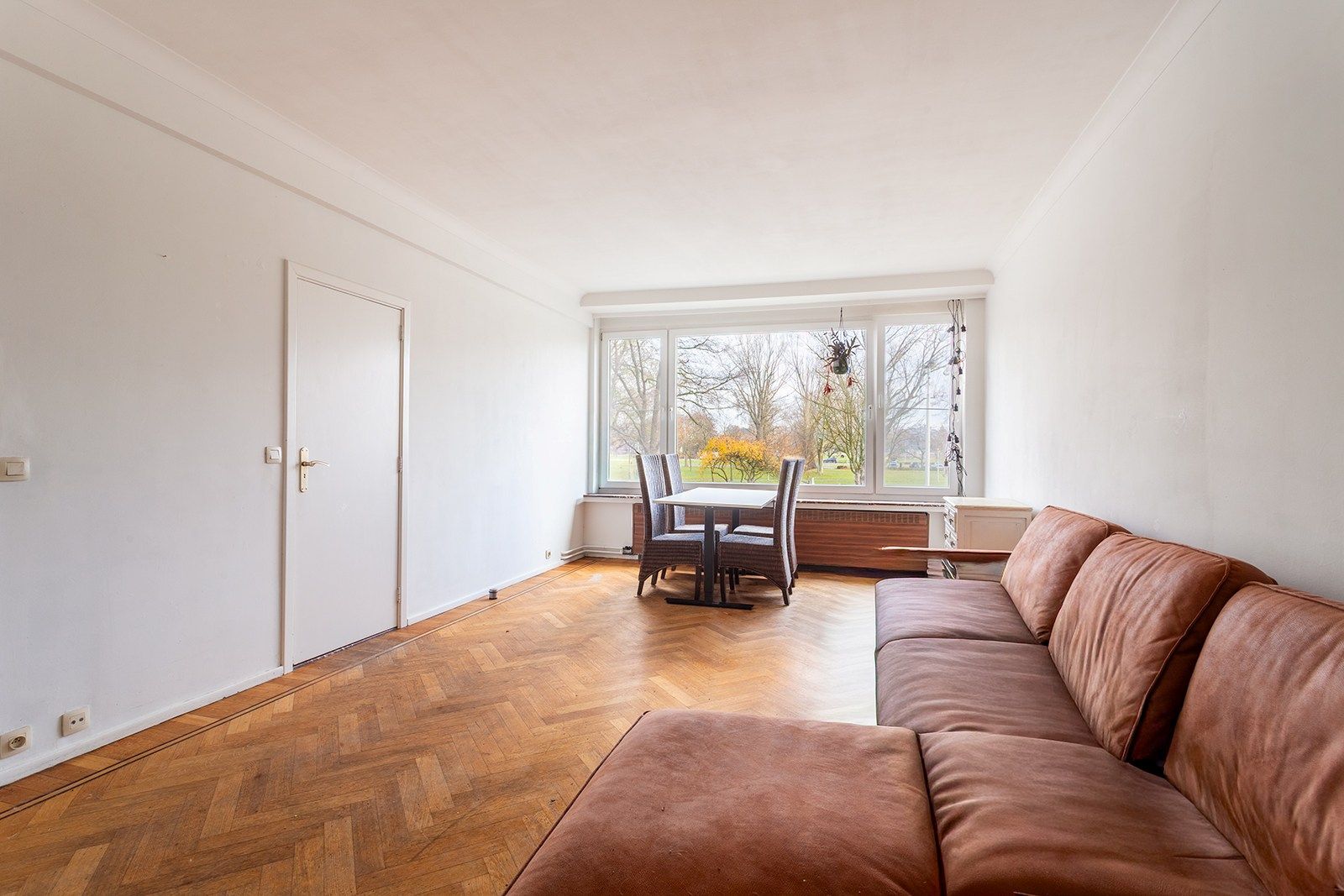 Modern en goed onderhouden appartement (90 m²) met twee slaapkamers foto 2