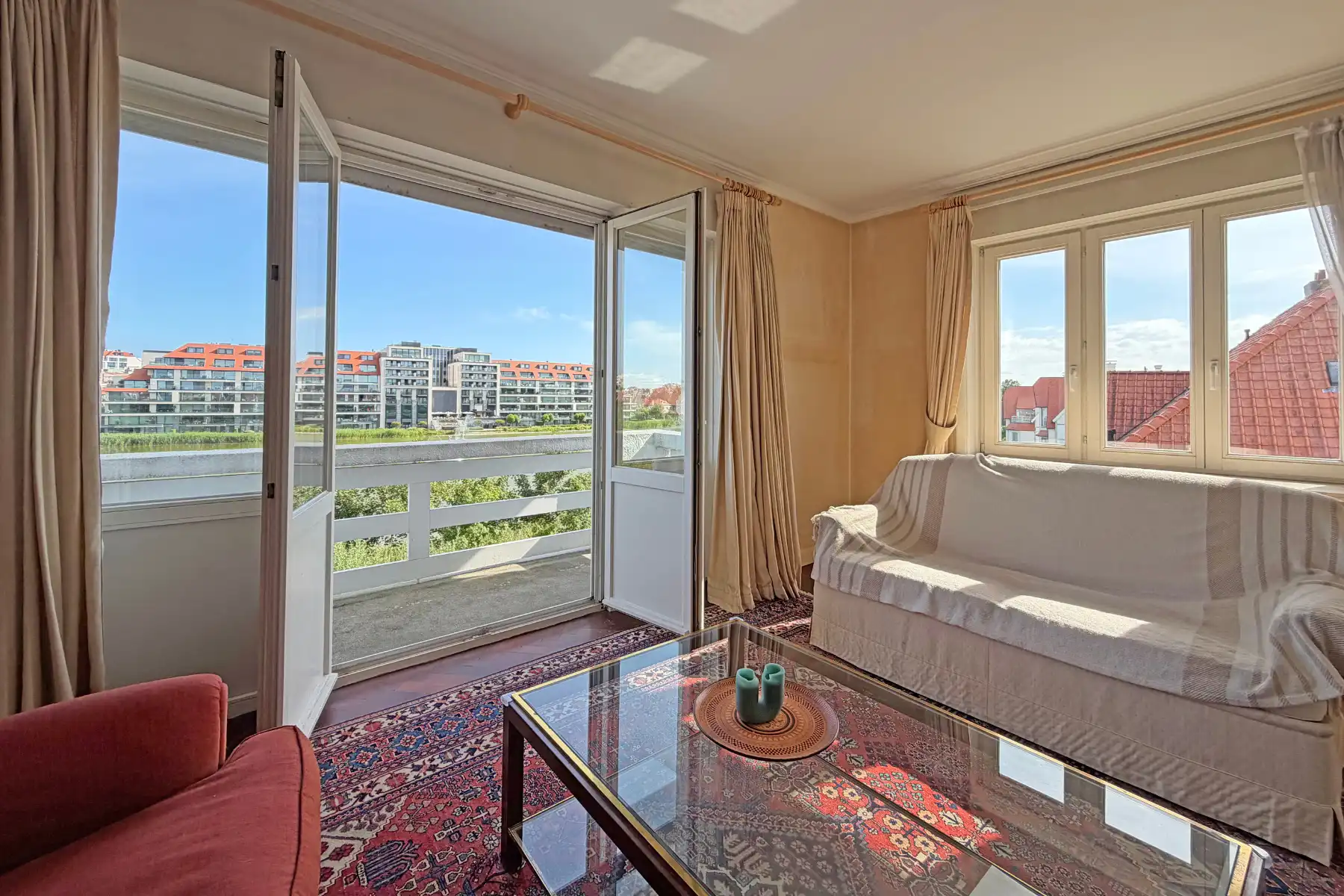 Te renoveren appartement aan het Zegemeer te Knokke foto {{pictureIndex}}