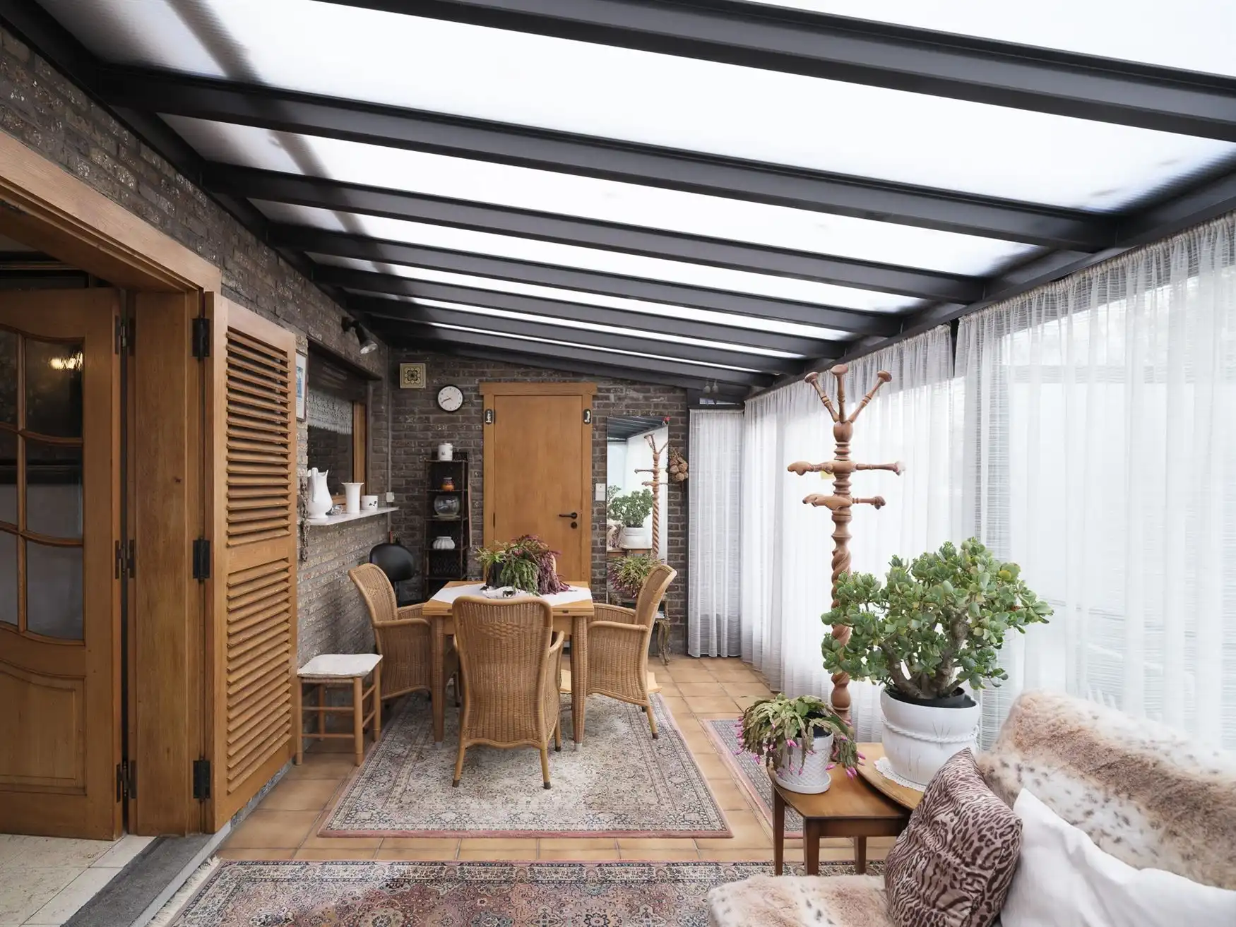 Ruime gezinswoning met vier slaapkamers en tuin in Drongen. foto 12