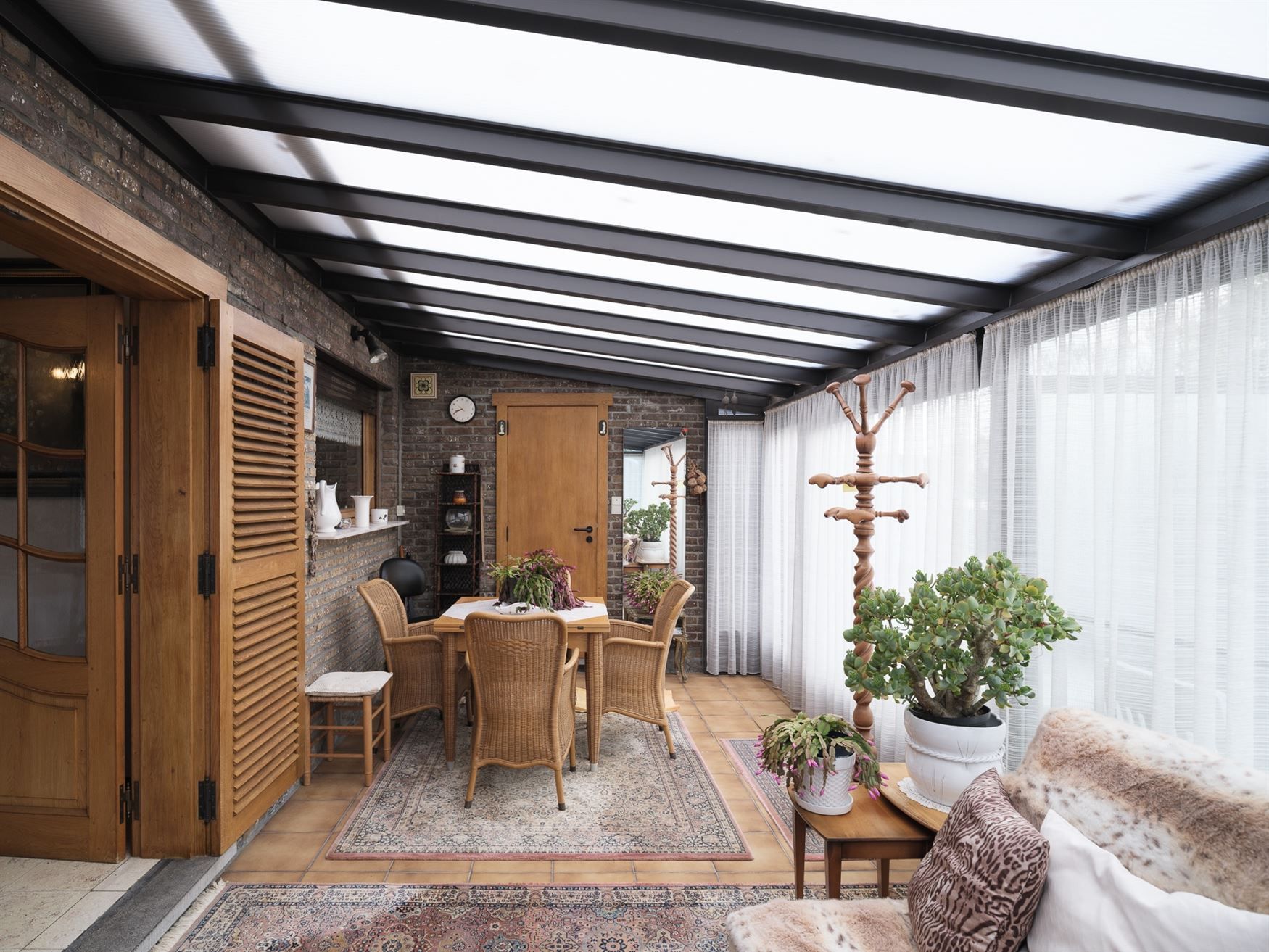 Ruime gezinswoning met vier slaapkamers en tuin in Drongen. foto 12