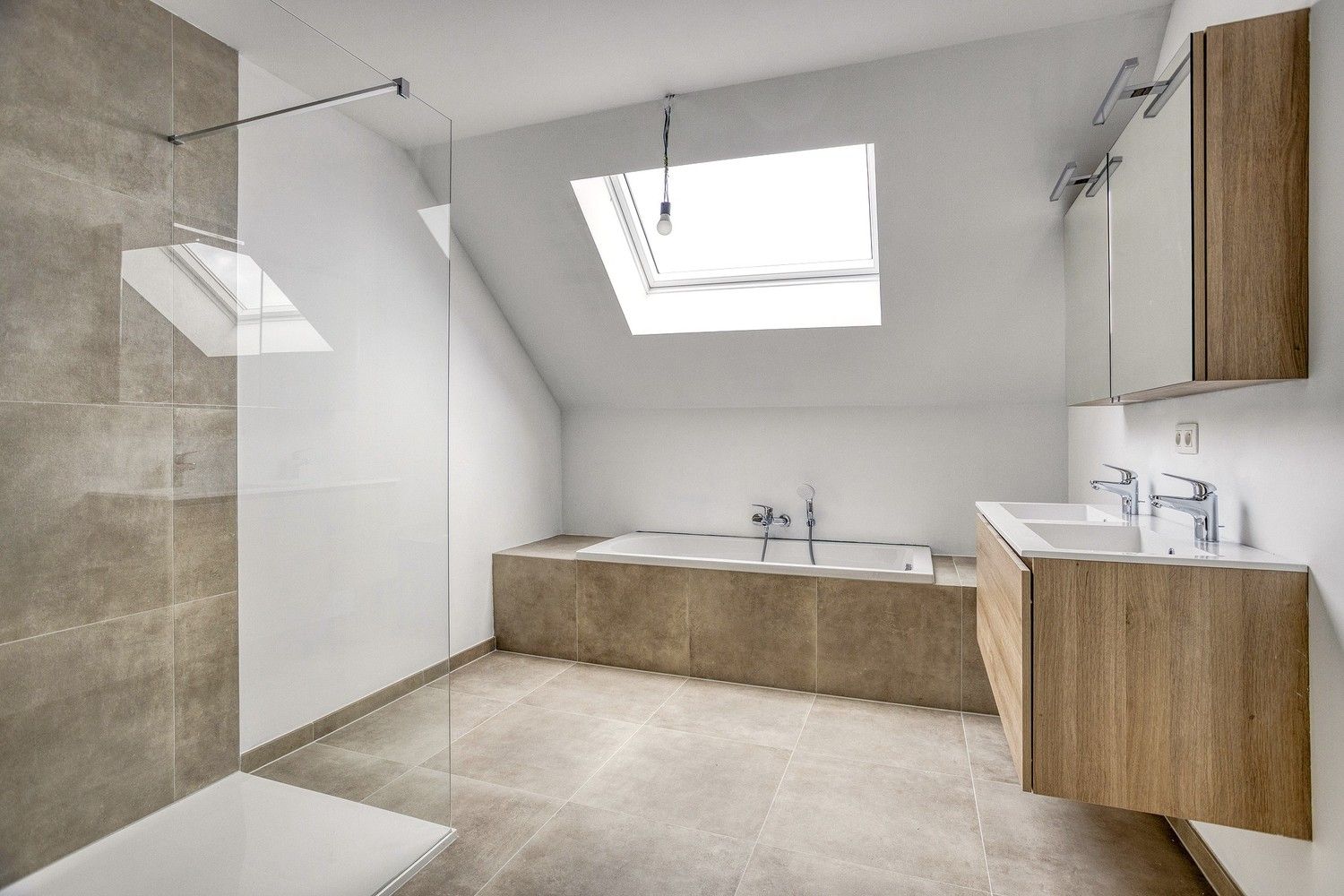 Recent gerenoveerd en energiezuinig duplex-appartement met 3 slaapkamers in Oudsbergen foto 17