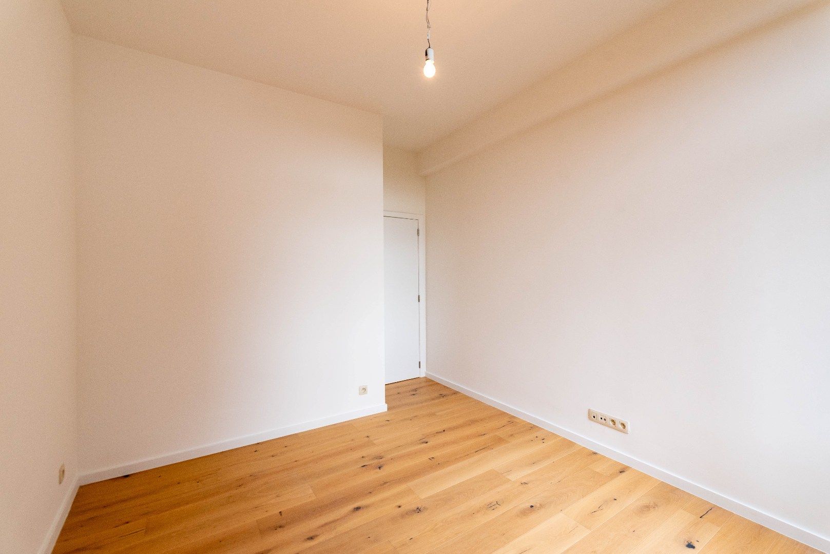 Prachtig gerenoveerd appartement in art deco gebouw foto 10