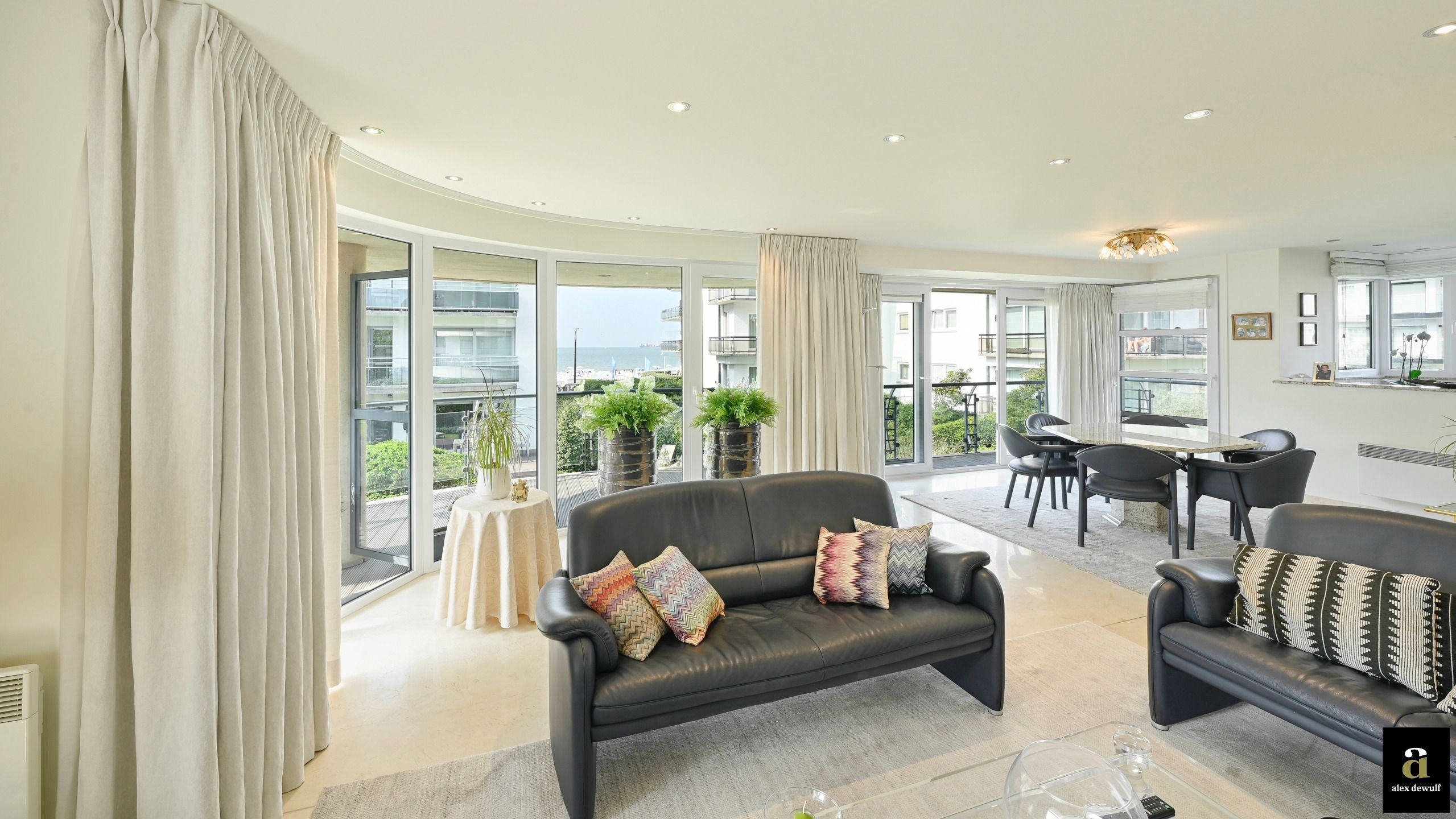 Top gelegen appartement met goed zeezicht in villaresidentie [Kustlaan - Knokke Zoute]. foto 6