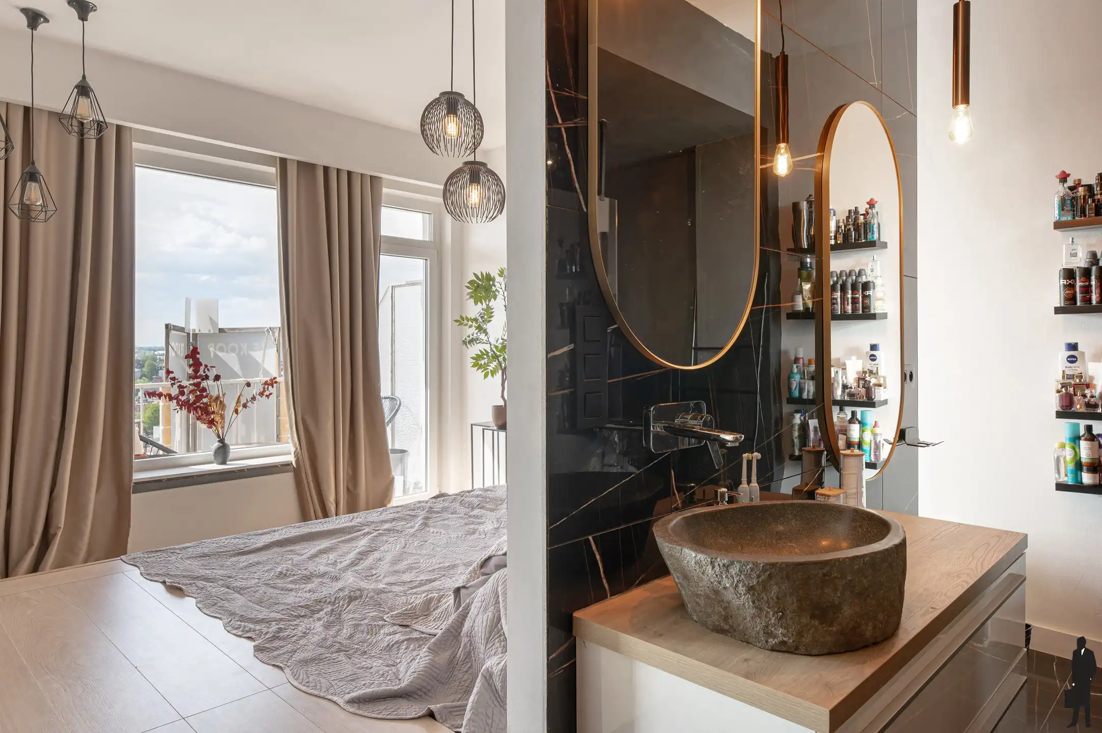 Gerenoveerd 2 slaapkamer appartement met loft-feeling, panoramisch uitzicht en vlakbij de stad!&nbsp; foto 12