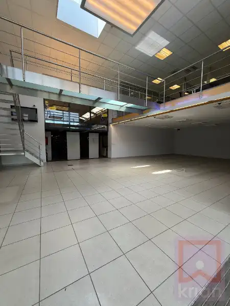 Instapklaar bedrijfsgebouw van 758 m² foto 5