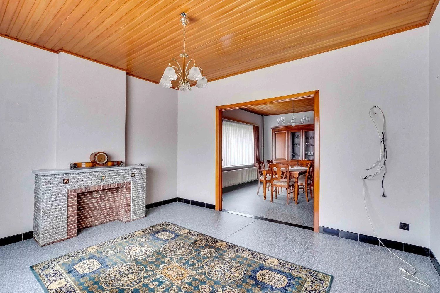 Woning met vier slaapkamers, garage en tuin foto 5