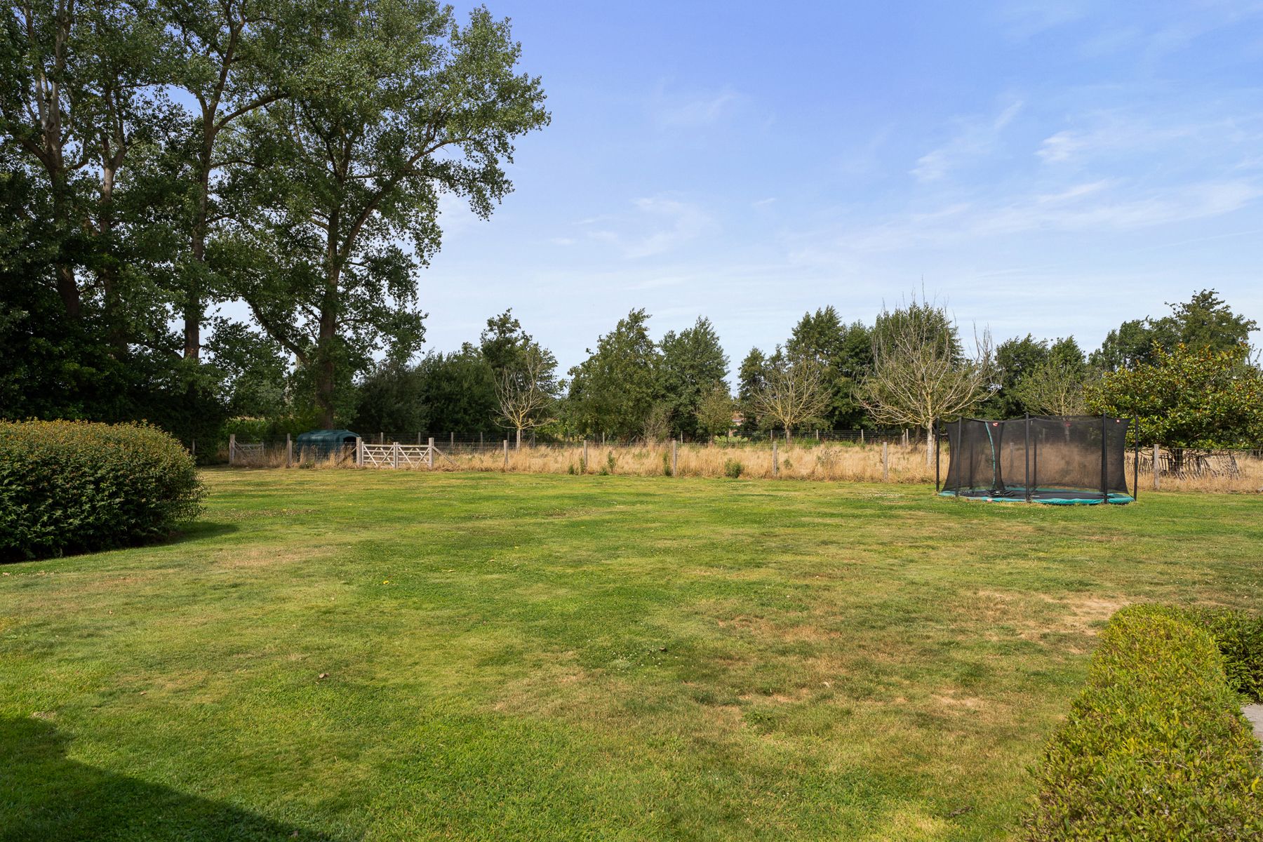 Exclusieve woning met klasse, ruimte en zicht op groen foto 20