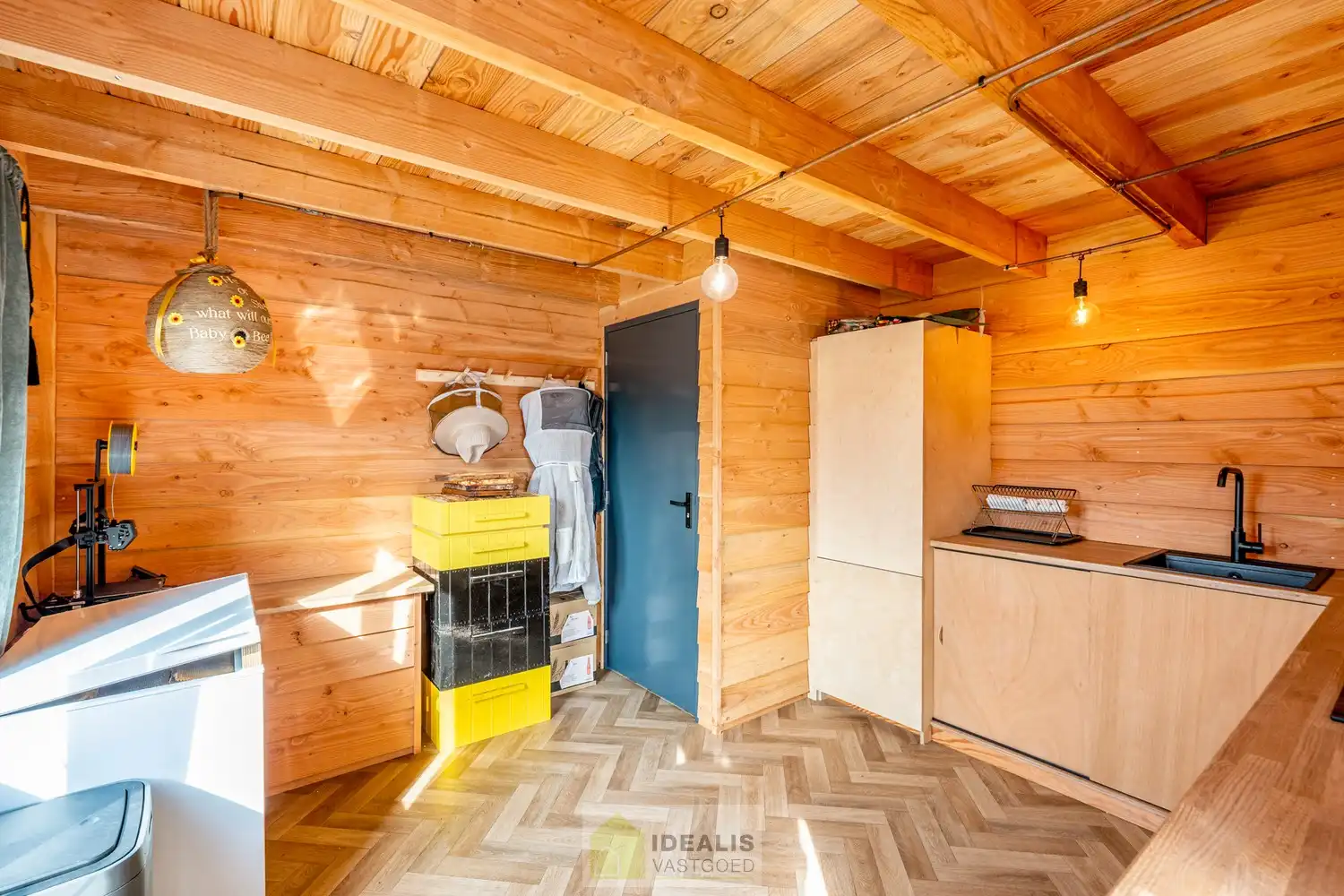 Recent gerenoveerde en perfect onderhouden eengezinswoning met lichtrijke leefruimte, praktisch uitgeruste keuken, 3 slaapkamers, knappe badkamer en knap bijgebouw! foto 55