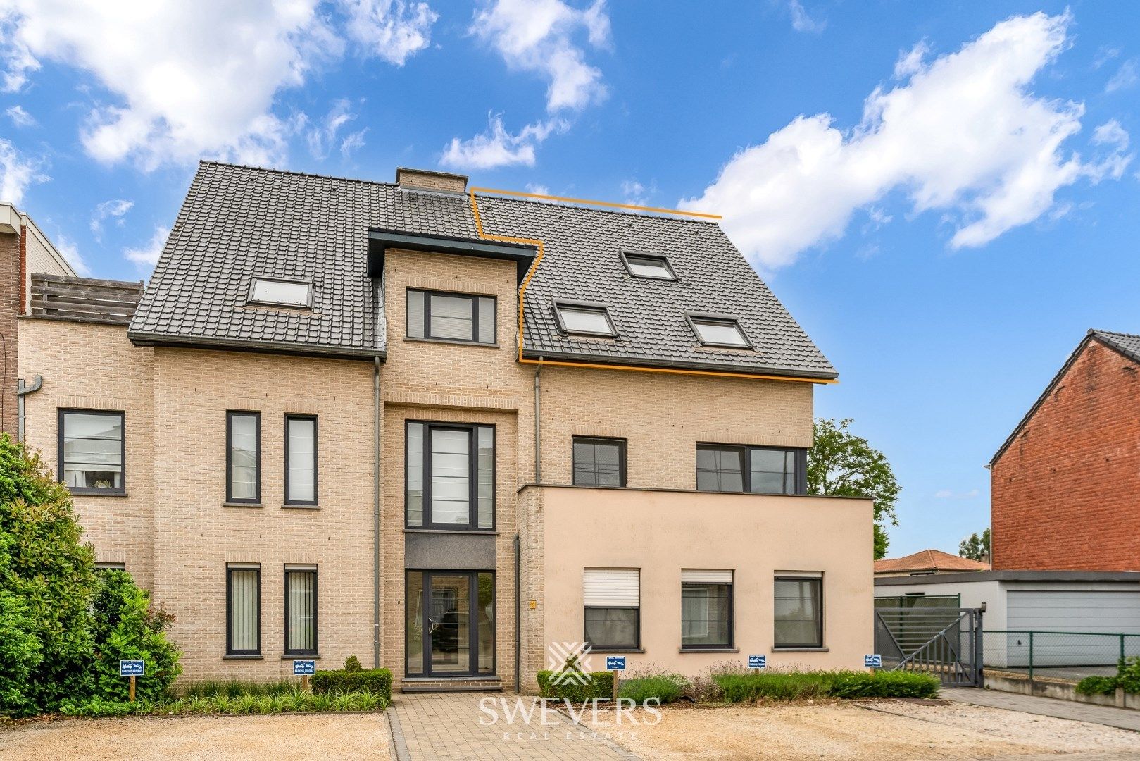 Ruim duplex appartement met 2 slaapkamers en garage foto 35