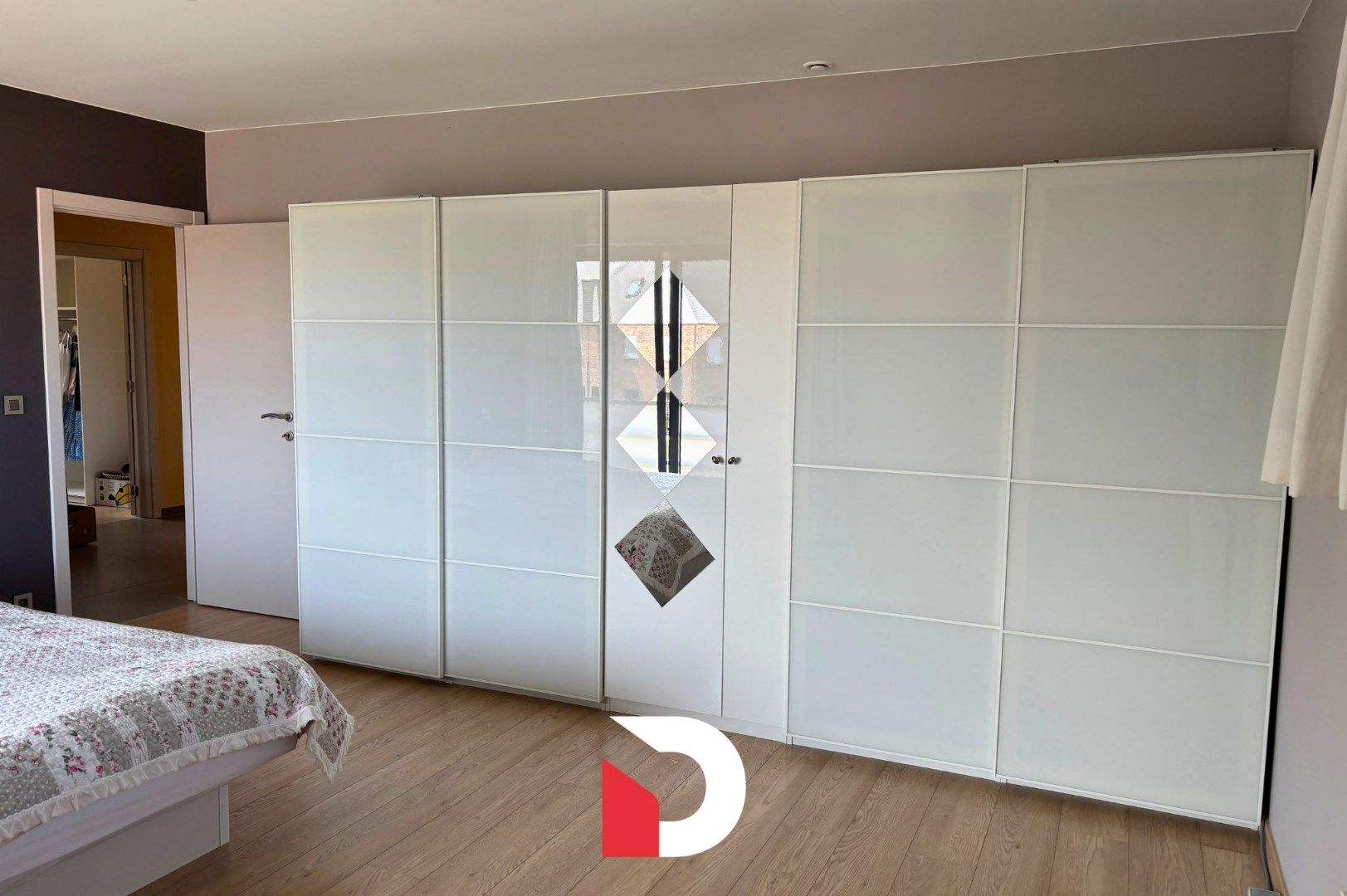 Halfopen woning met 3 slaapkamer, tuin en garage foto 13