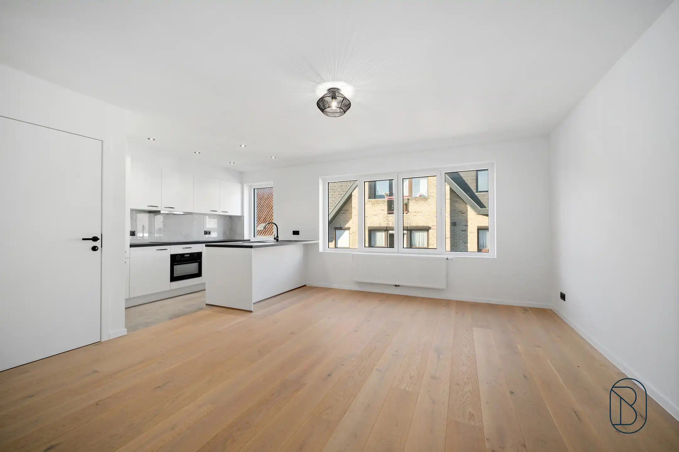 Recent gerenoveerd appartement met terras in Wevelgem foto 2