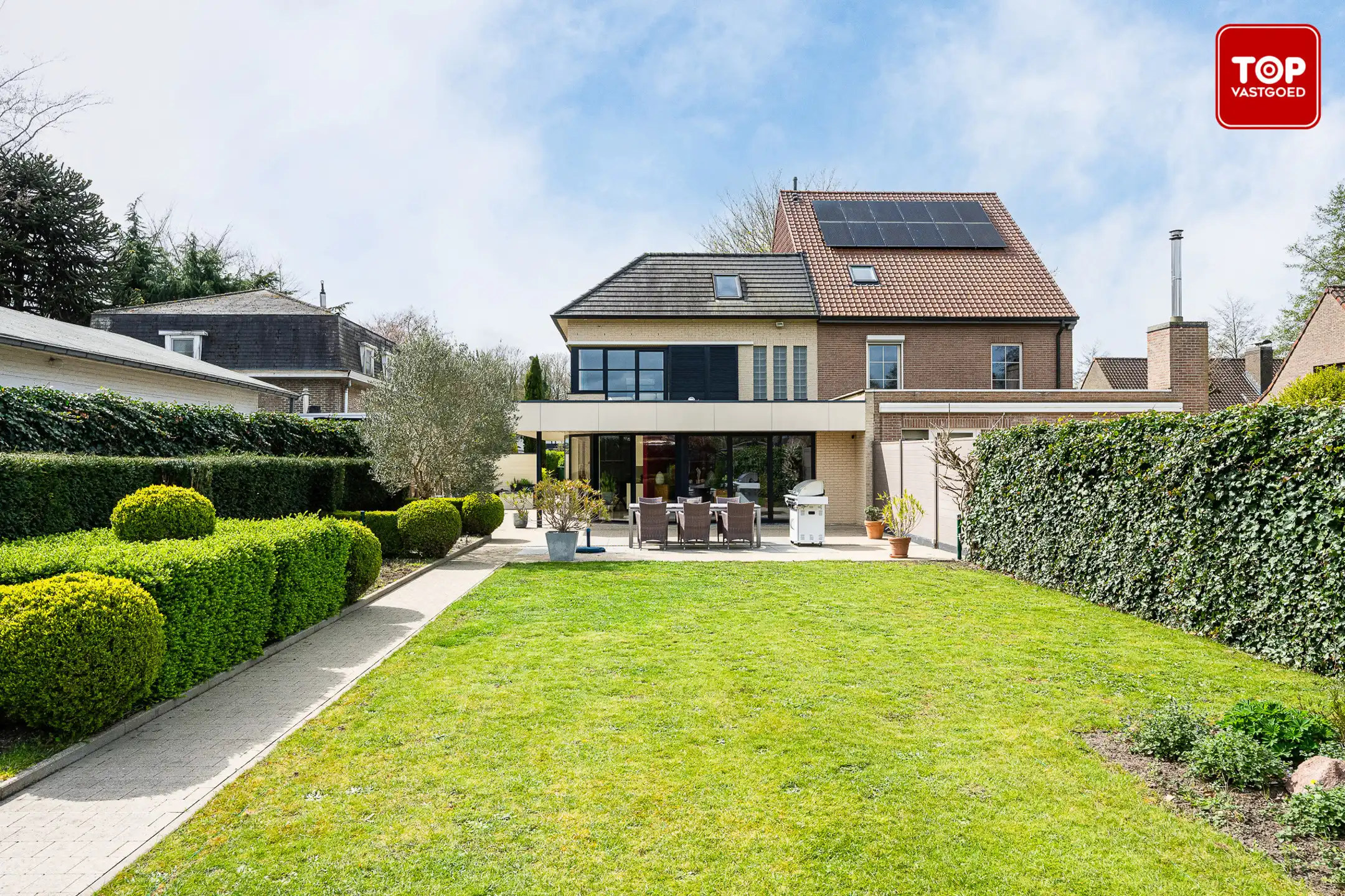 Instapklare woning in een doodlopende straat nabij de Bourgoyen foto {{pictureIndex}}