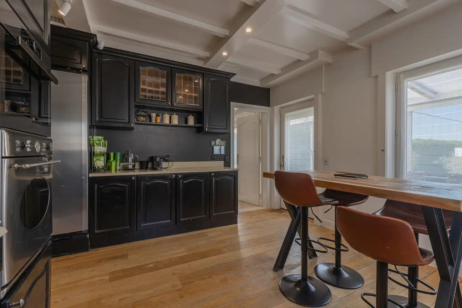 Knappe villa op 22a met bijgebouw foto 6