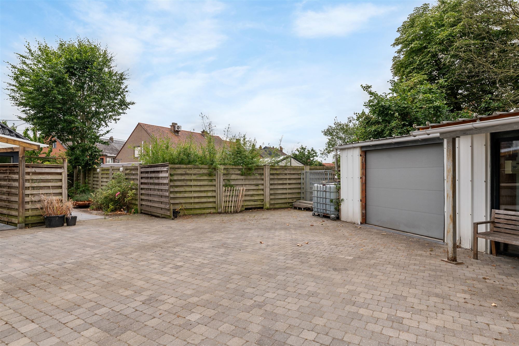 RUIME WONING (213M2) MET 5 SLAAPKAMERS + POLYVALENTE RUIMTE VAN 240M2 OP EEN PERCEEL VAN 18A91 foto 30
