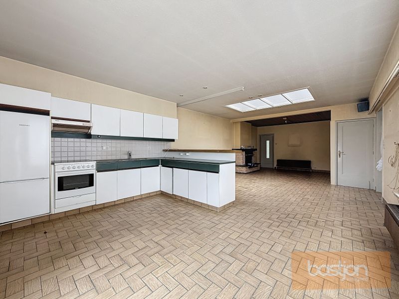 Te koop: ruime woning met veel mogelijkheden in Marke! foto 7