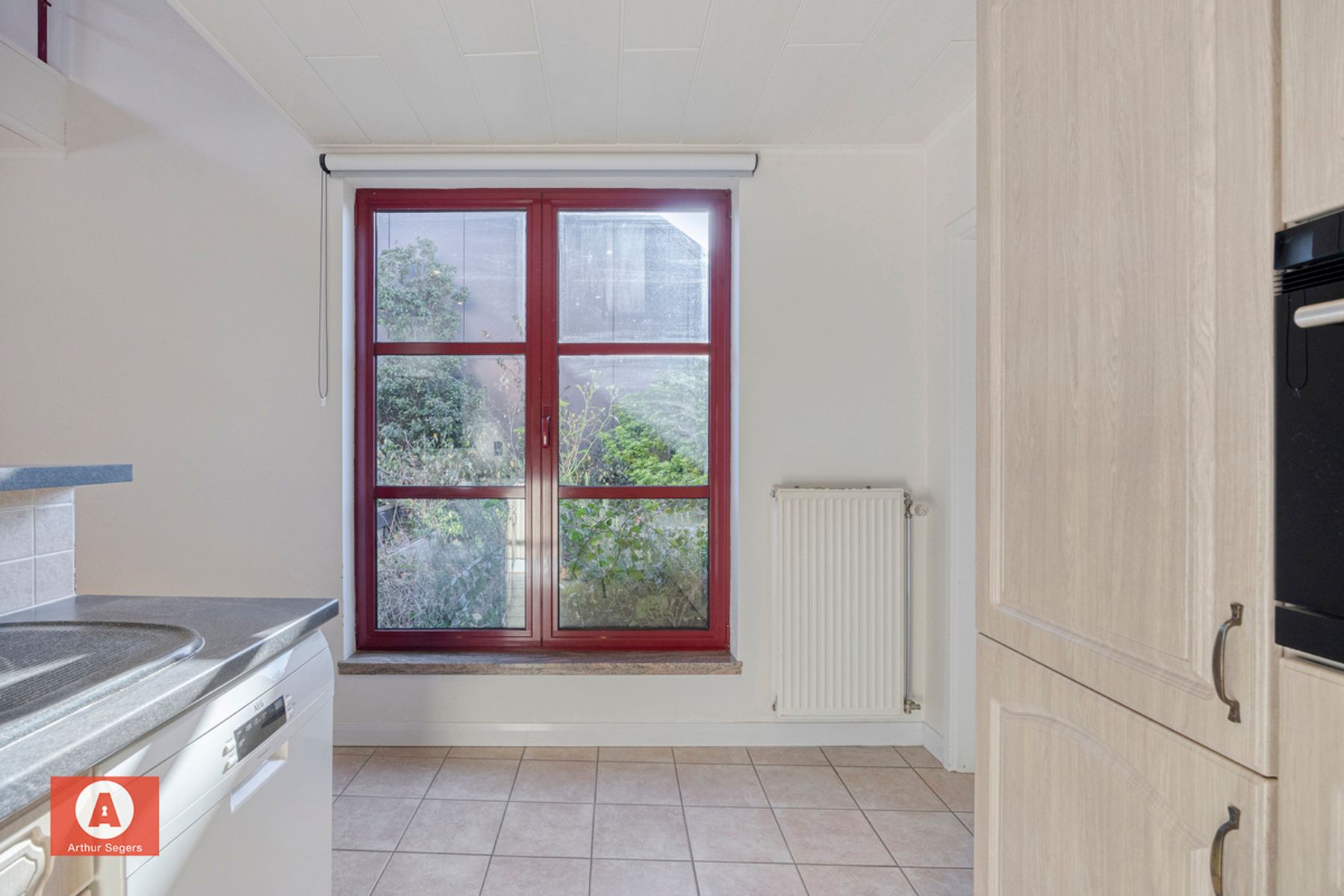 Ruim & energiezuinig appartement mét ruime beneden-berging. foto 14