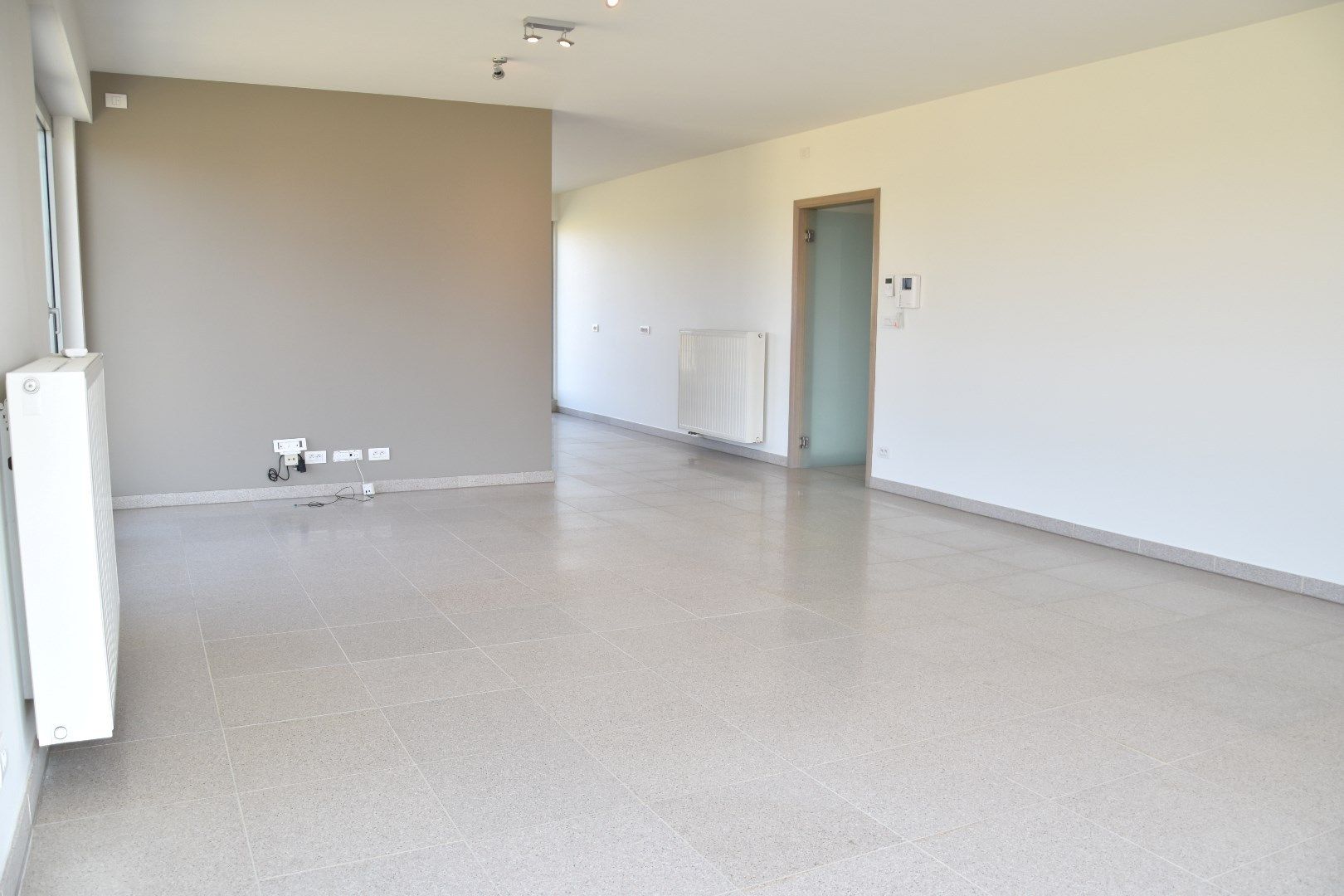 Ruim en recent appartement op rustige ligging foto 6