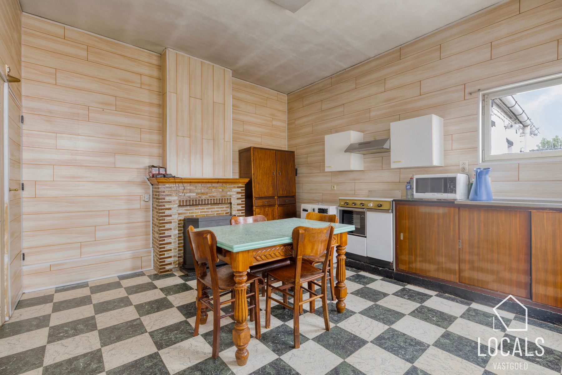 Goed gelegen HOB met tuin, garages, 3 slaapkamers en zolder foto 11