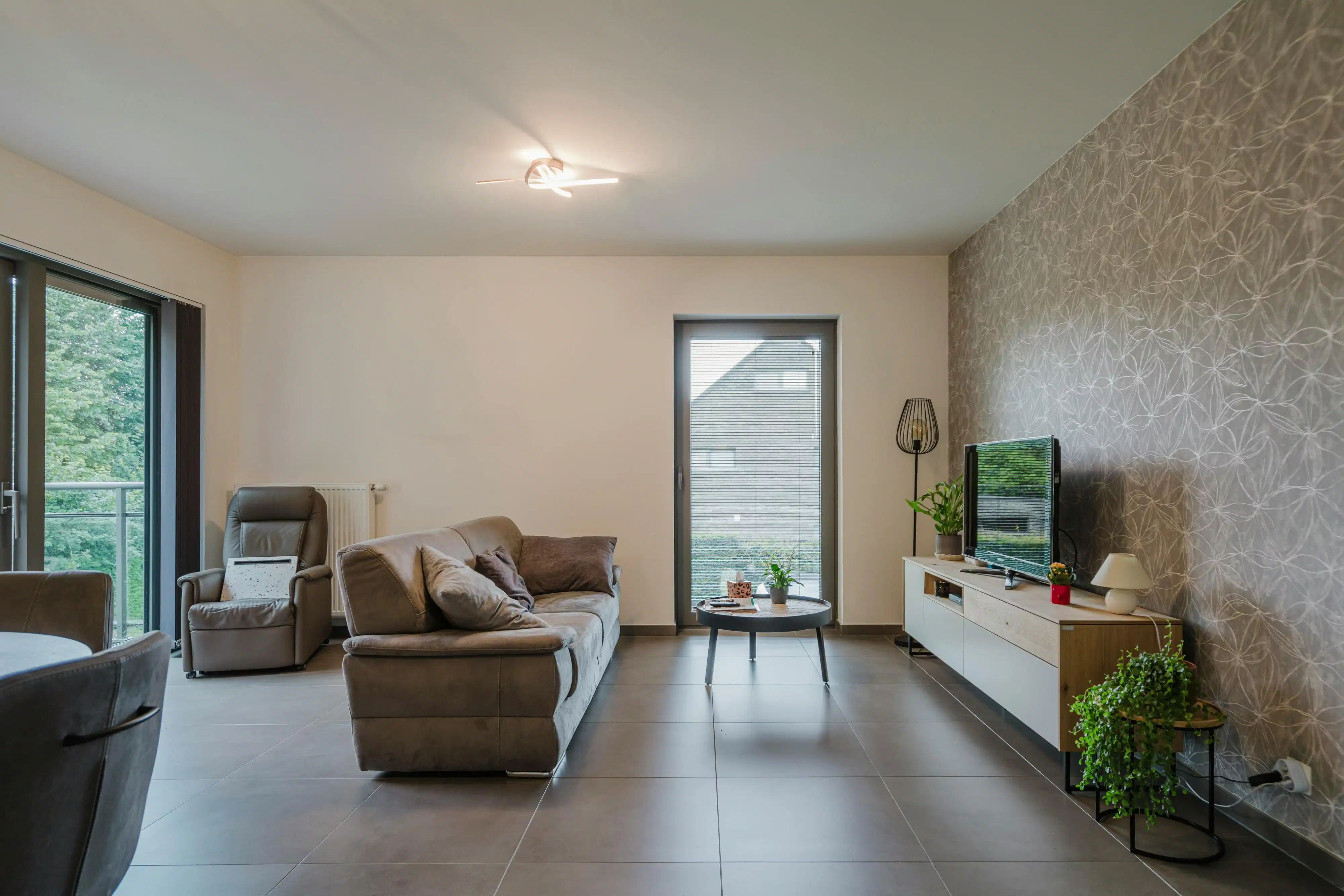 Instapklaar appartement met tuin en staanplaatsen in Heule! foto 3