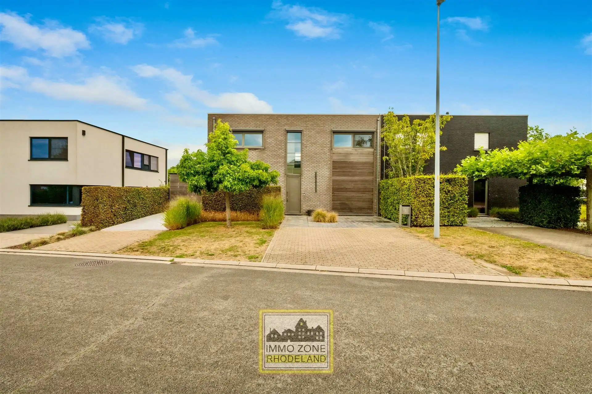 Sublieme moderne woning met prachtige tuin foto 2