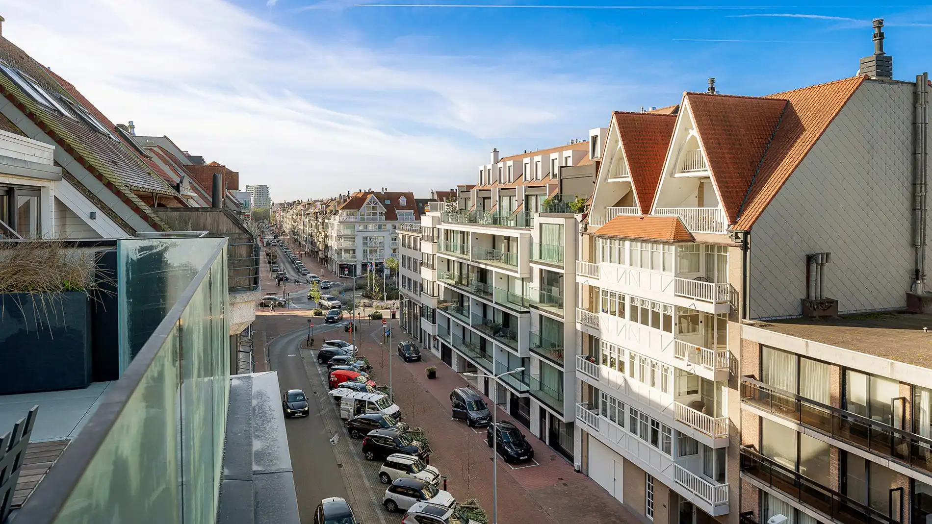 Penthouse te koop met ruim terras nabij het strand foto 7