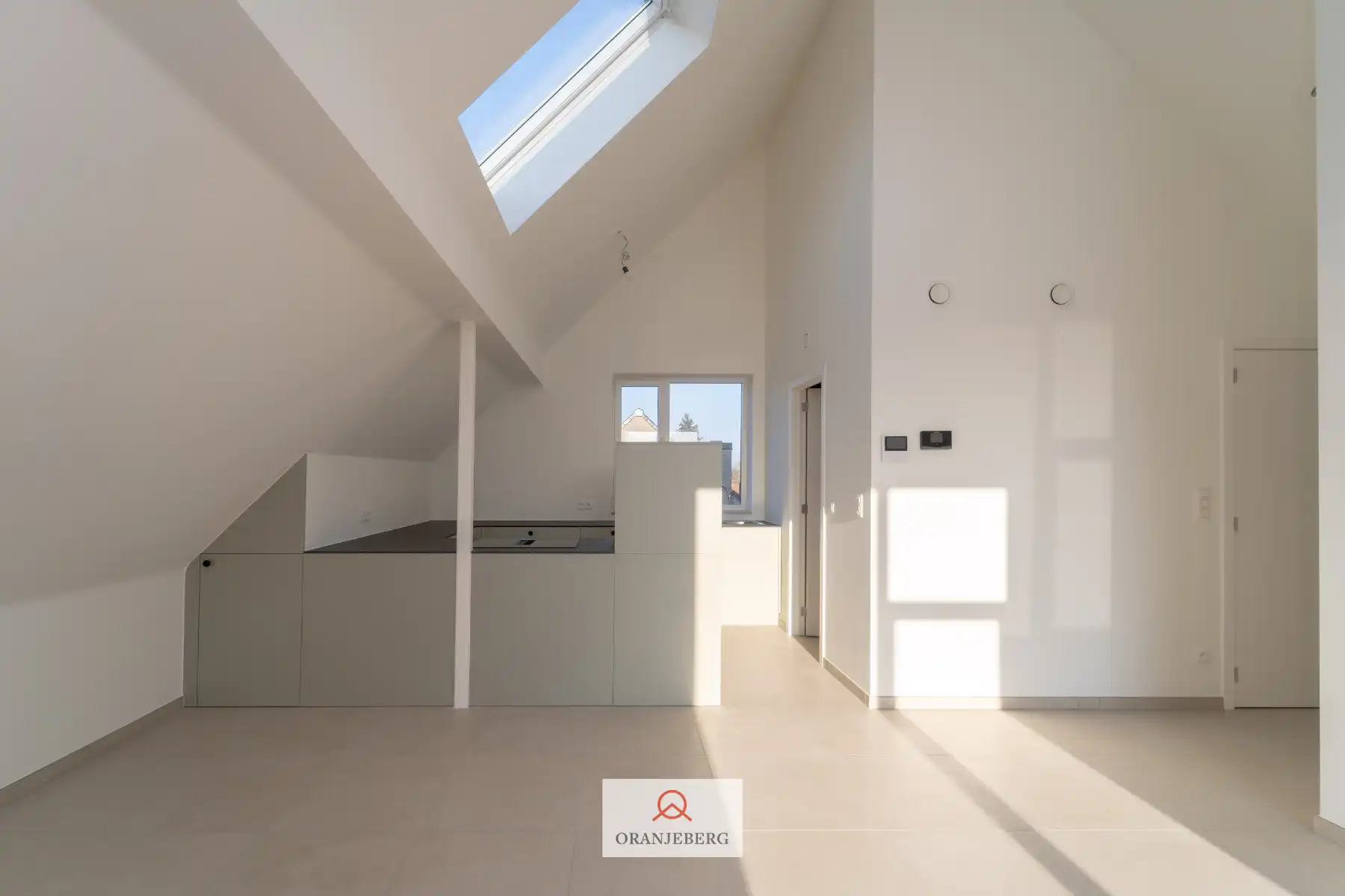 Nieuwbouw penthouse met terras foto {{pictureIndex}}