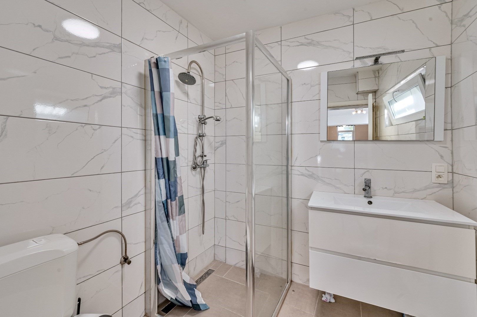 Gerenoveerde stadwoning met 4 slaapkamers foto 7