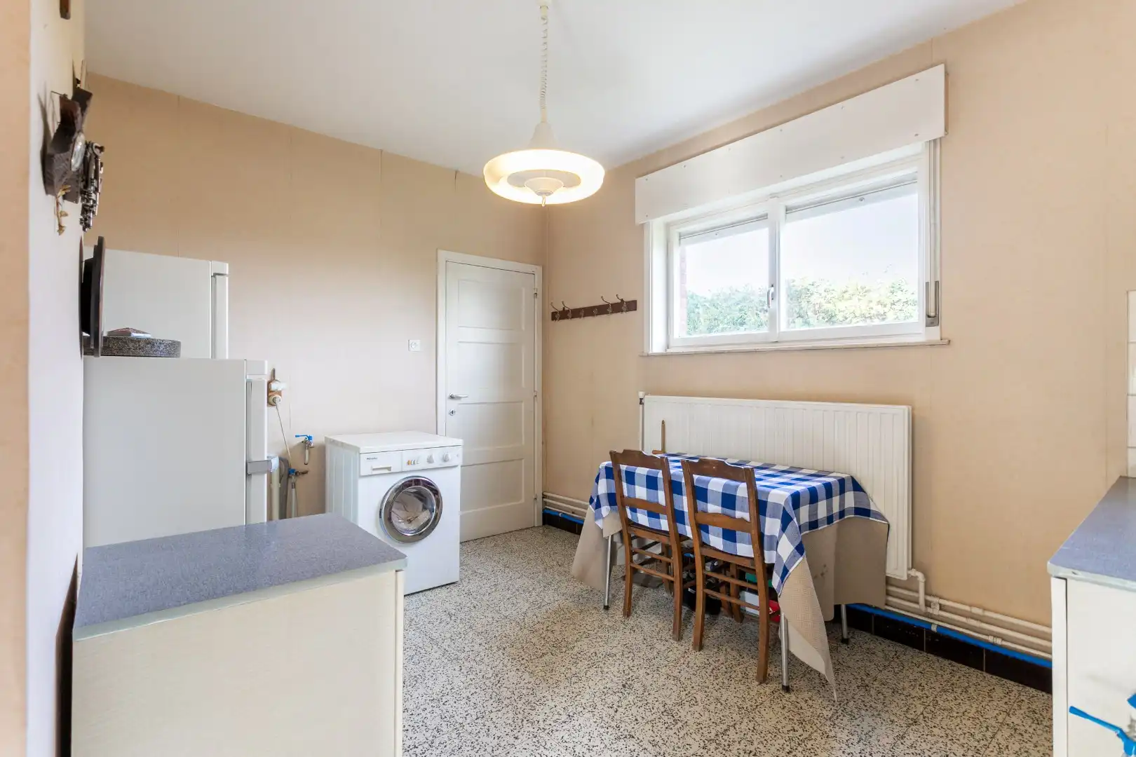 Te renoveren woning met 5 slpks op topligging in Dworp foto 10