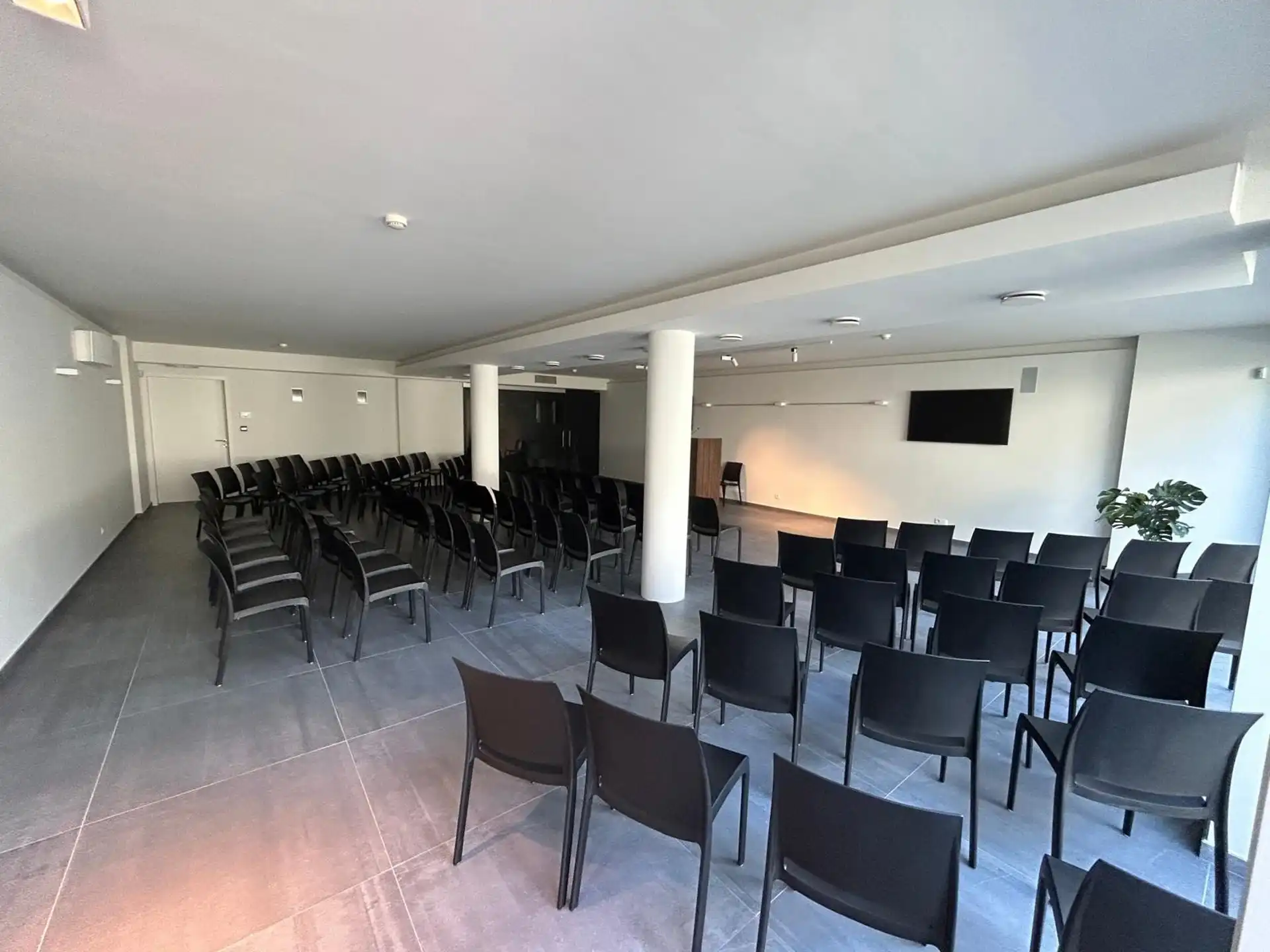 Instapklare kantoor- of praktijkruimte in het hart van Bornem foto 10