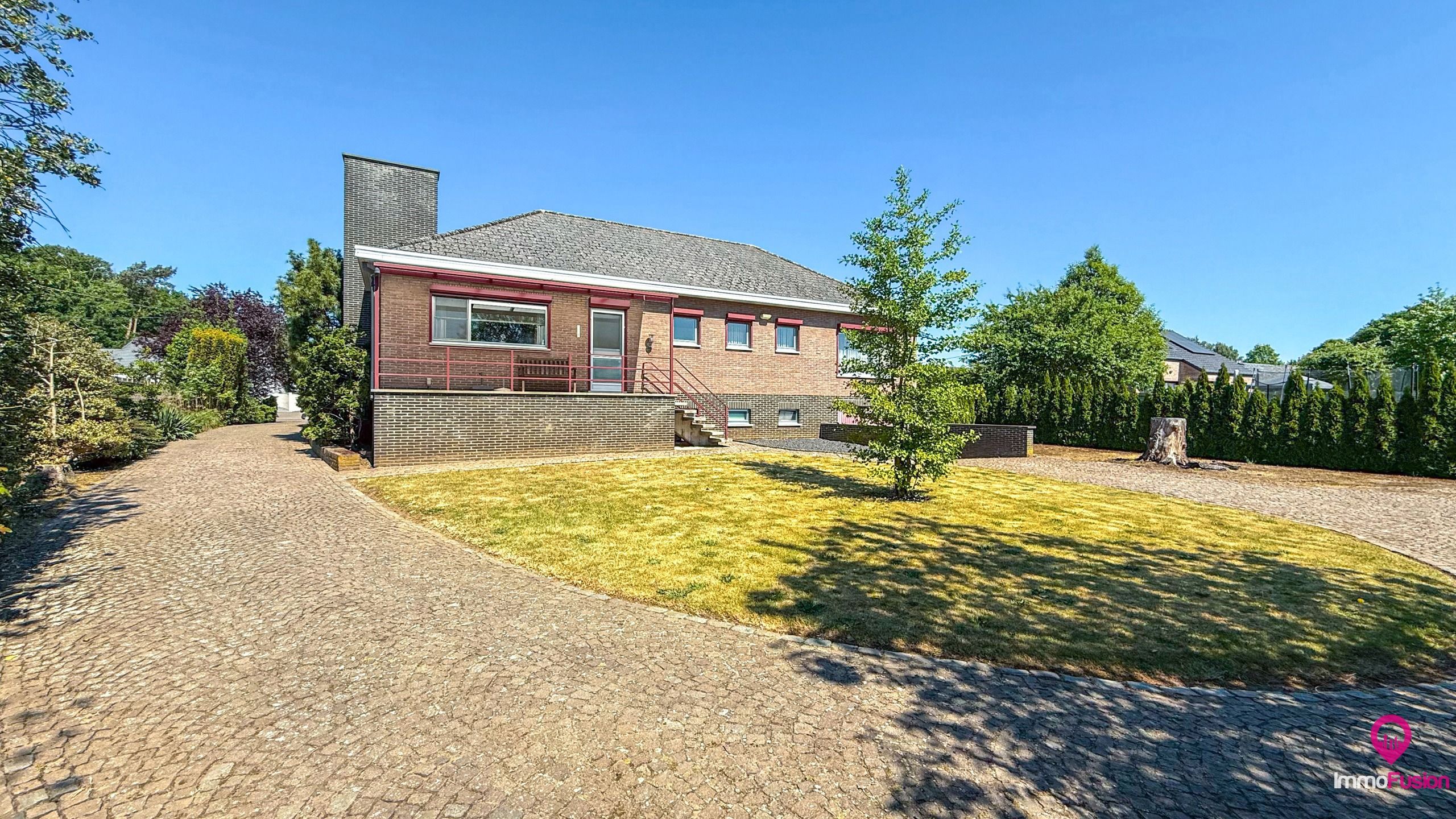 Mooie, volledig onderkelderde bungalow met 3 slaapkamers!  foto 32