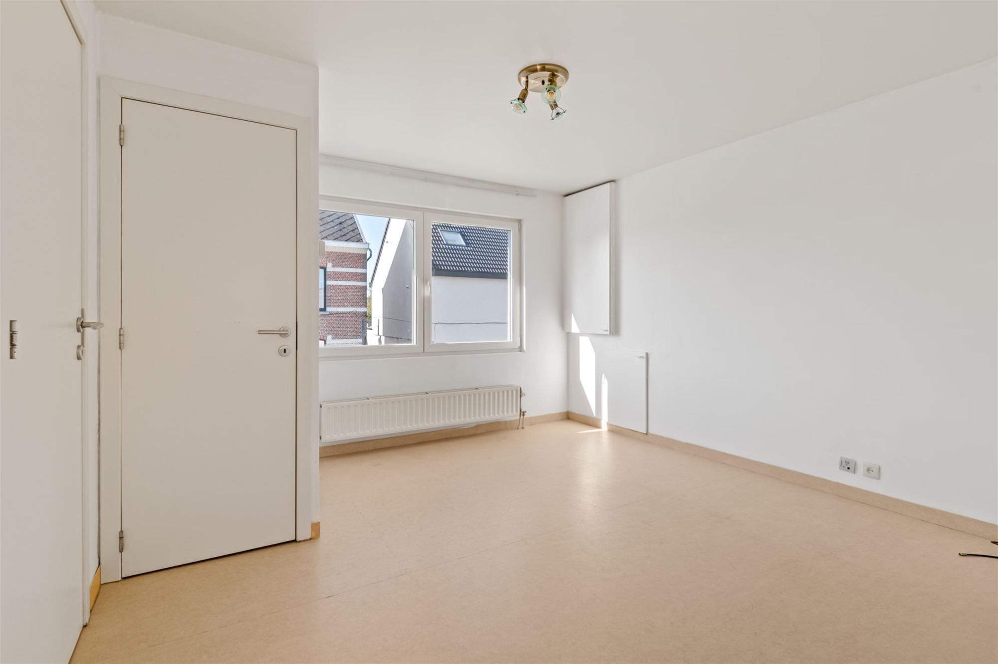 Op te frissen appartement met 1 slaapkamer op de 1ste verdieping foto 4