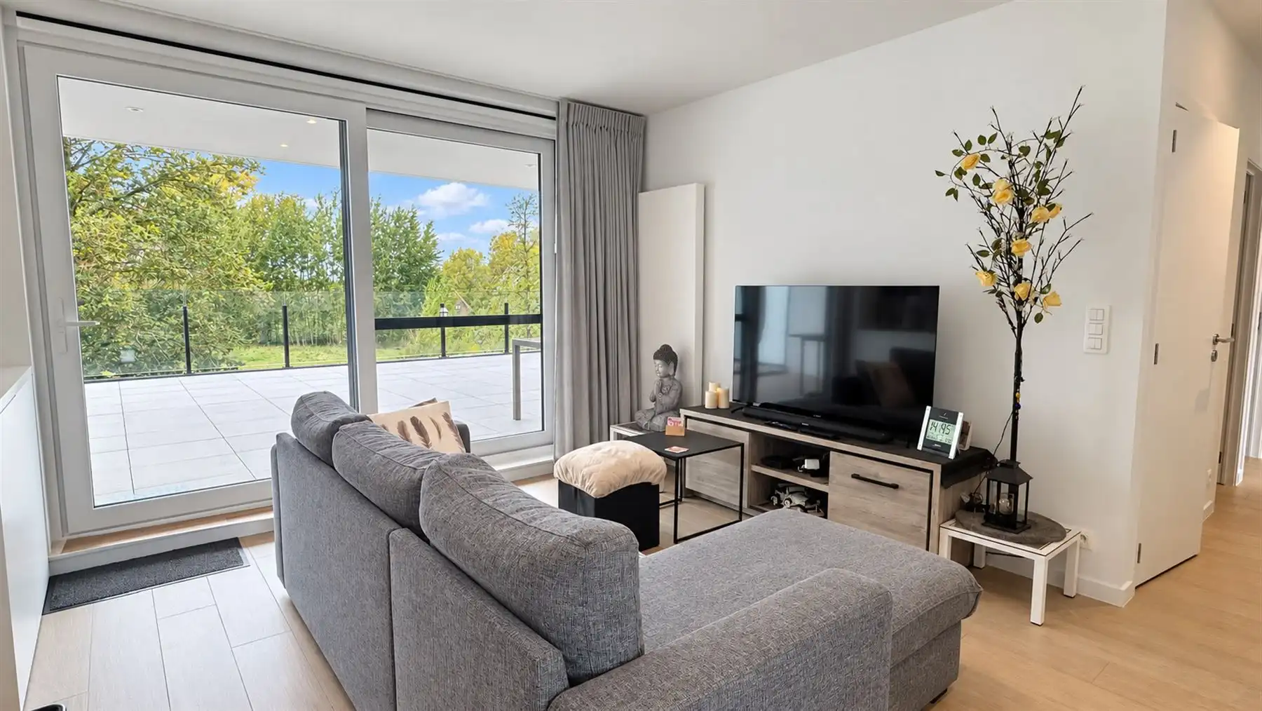 Penthouse met ruime terrassen en open zicht op het groen in Vichte foto 3