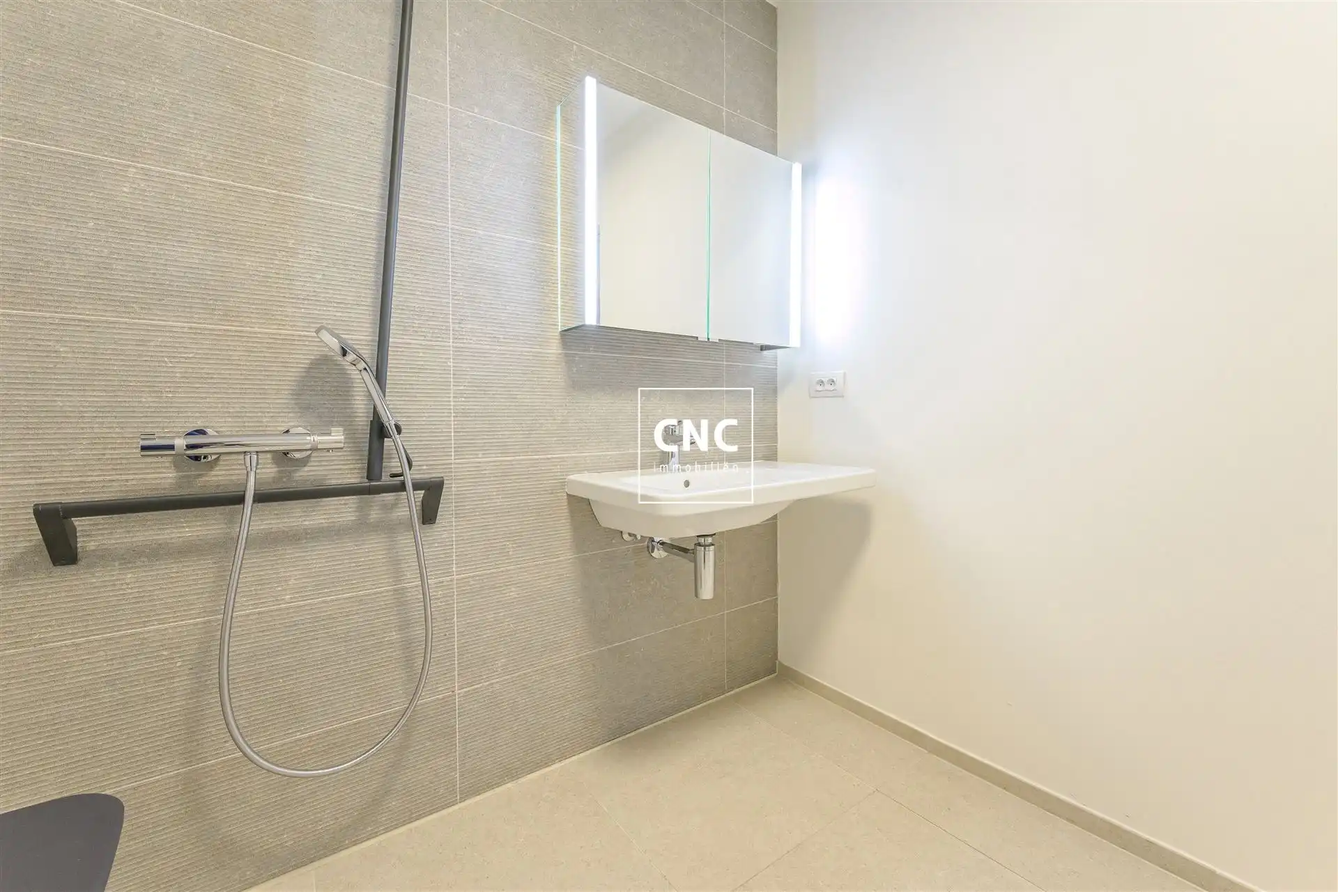 Prachtig instapklaar serviceflat met gigantische zuid-terras foto 10