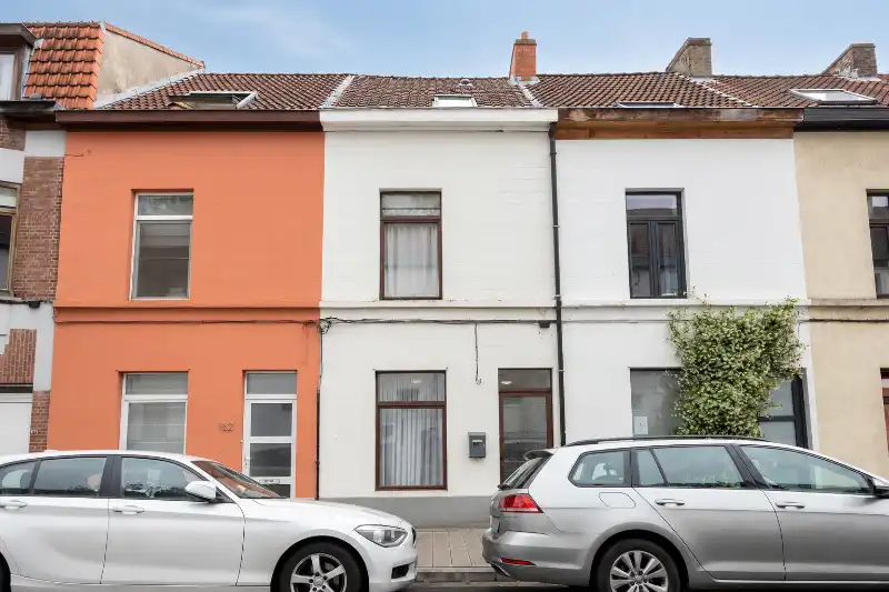 Vergund studentenhuis met 5 studentenkamers op toplocatie in Gent foto {{pictureIndex}}