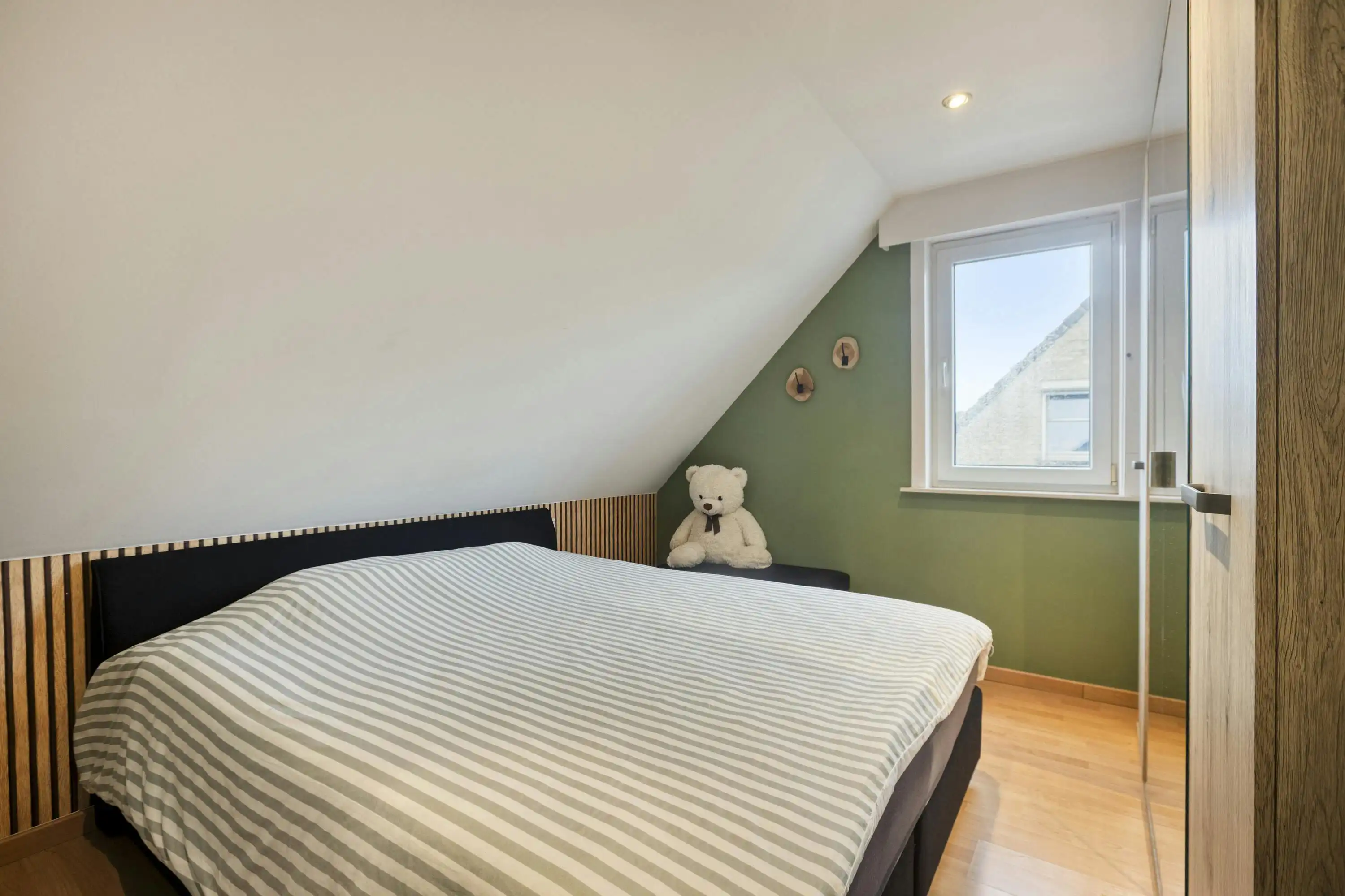 Instapklaar huis met 4 slaapkamers in Hertsberge foto 8