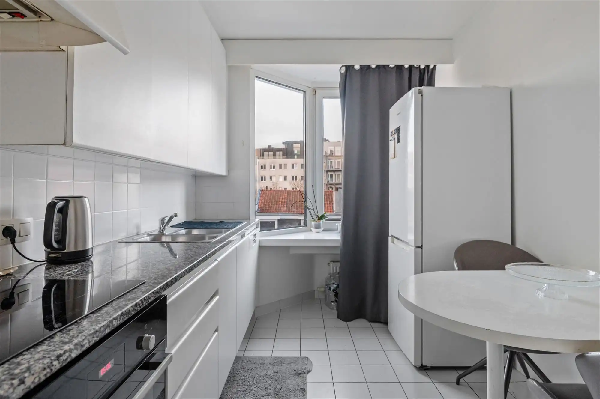 Instapklaar en lichtrijk appartement op toplocatie foto 5