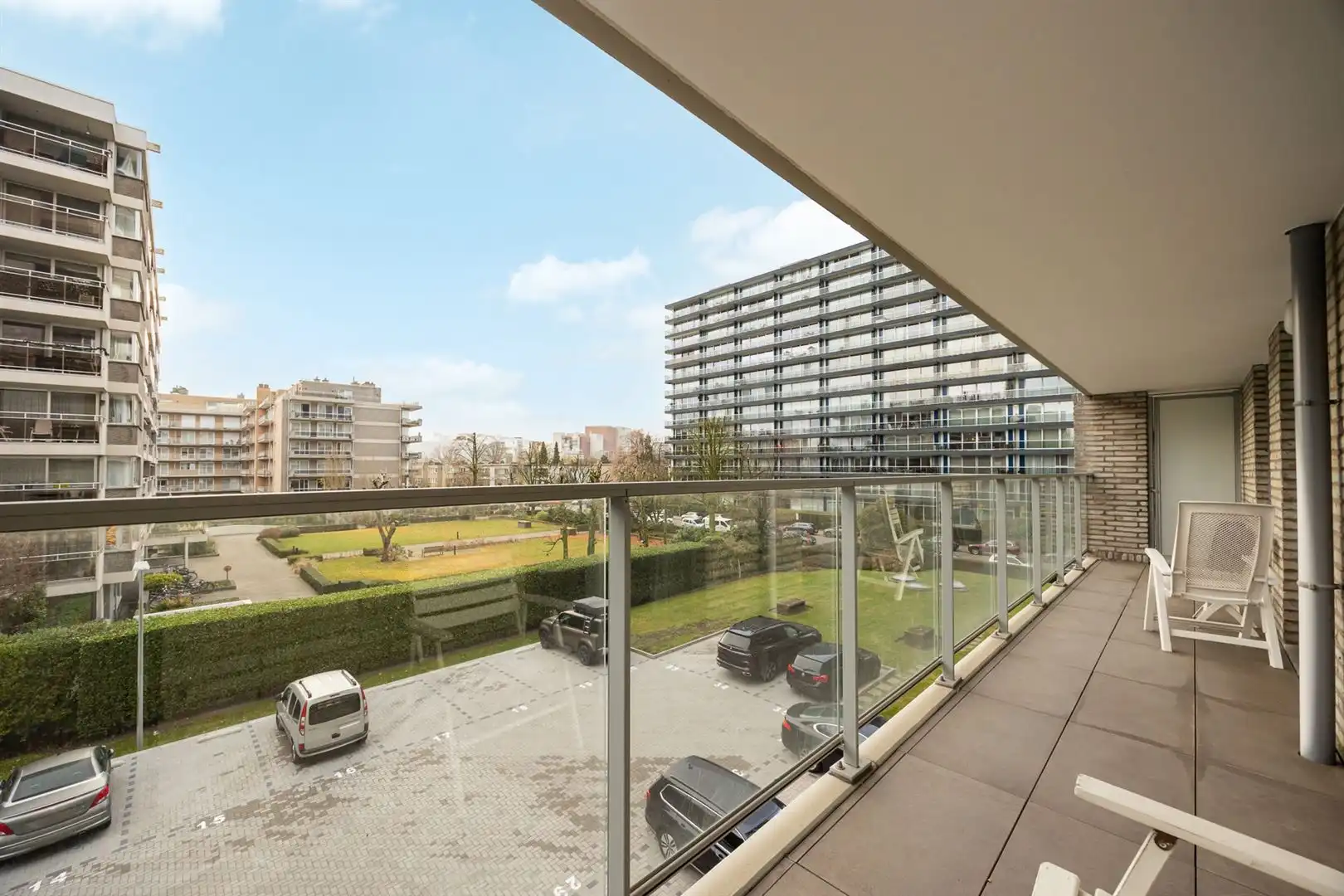 Appartement vol licht, terrassen en potentieel foto 19