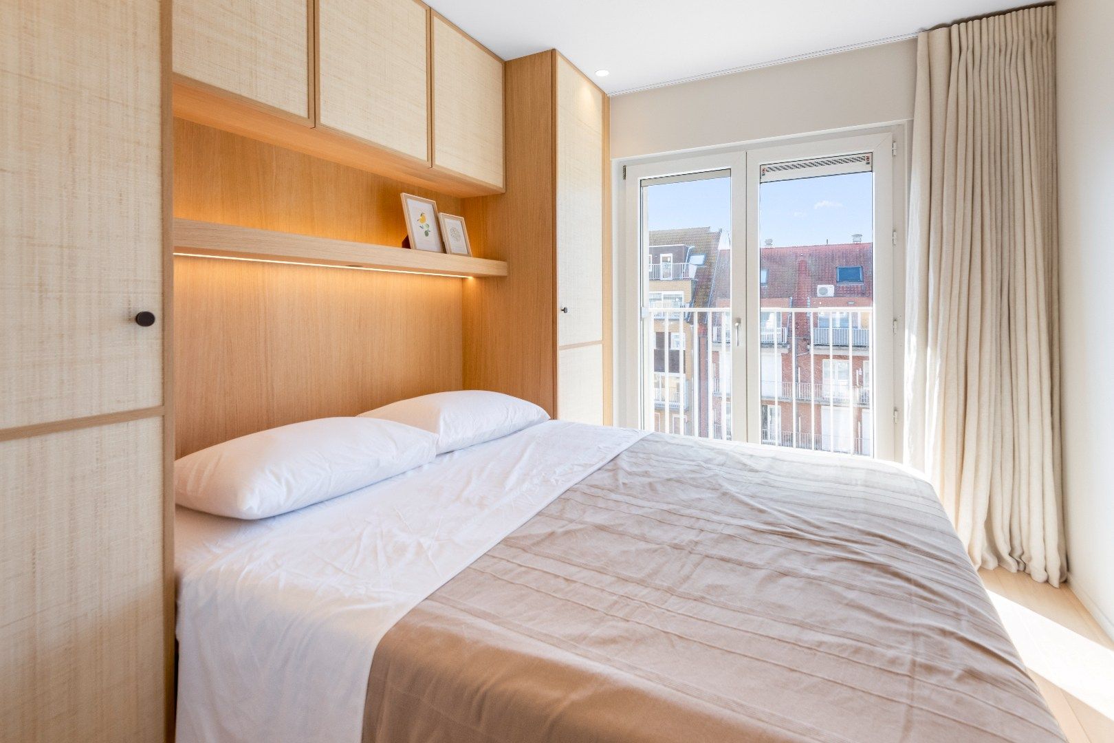 Luxueus vernieuwd appartement in het commercieel centrum op wandelafstand van de Zeedijk.   foto 12