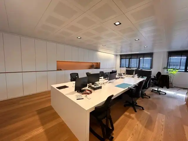 Bedrijfshal van 207 m² met een kantoorruimte op 1° verd. van 105 m² foto 10