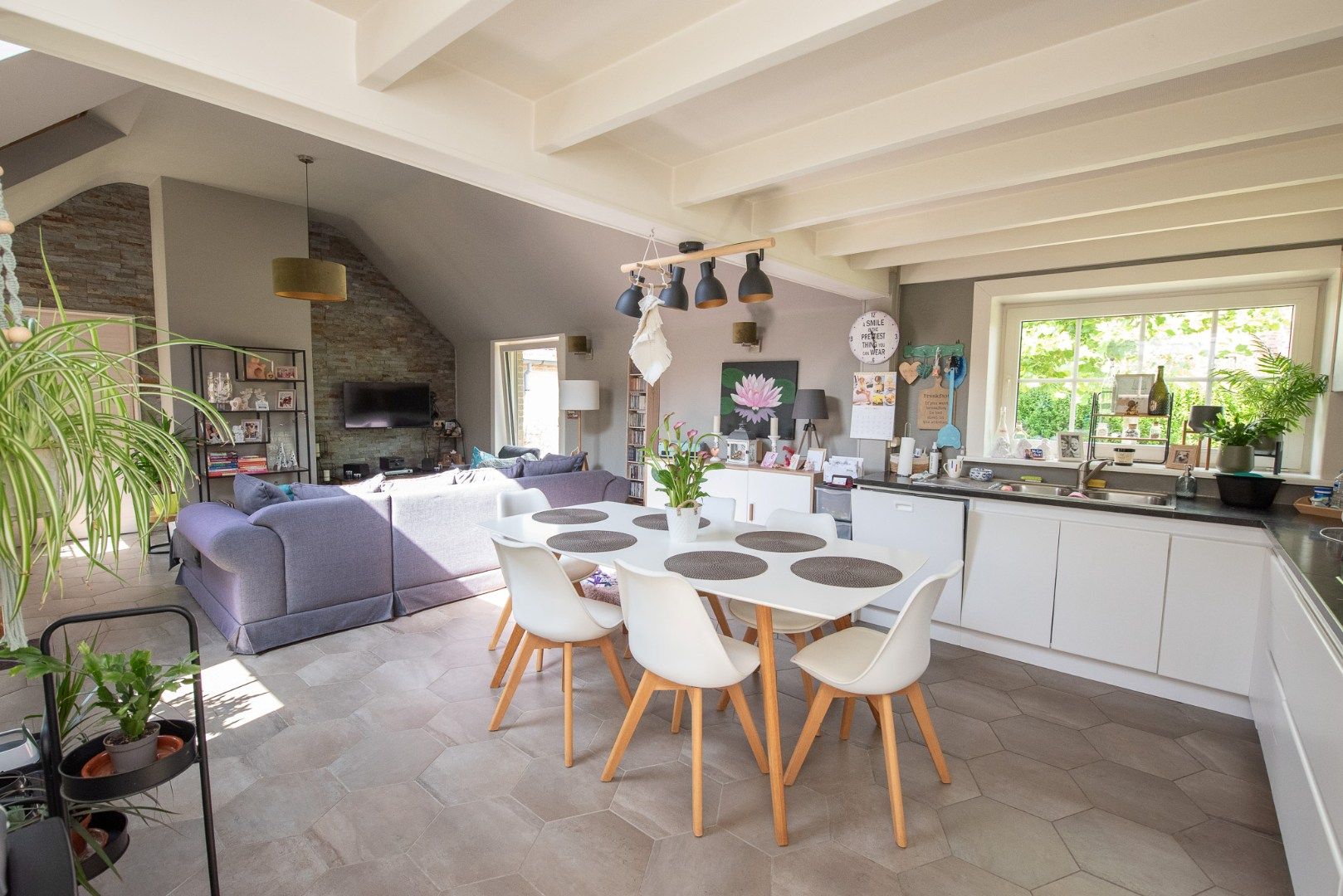 Charmante bungalow op mooi perceel van 500m² te koop te Zulte foto 6